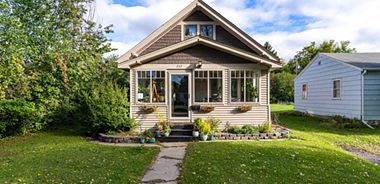image of property with 3 Bed | 2 Bath | 1,306 Sqft