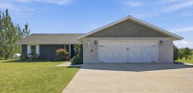 image of property with 4 Bed | 2 Bath | 1,800 Sqft