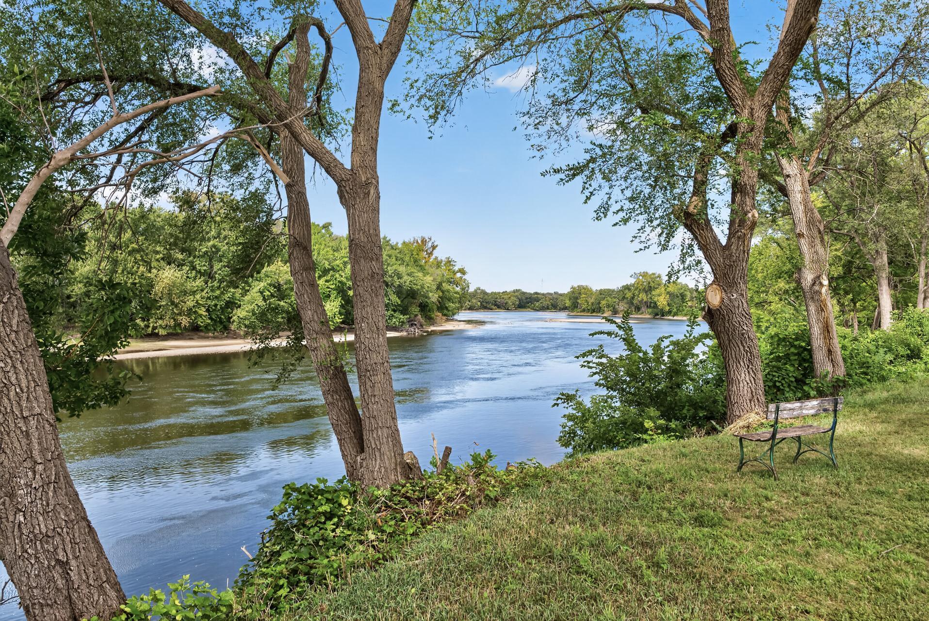 main property photo 30