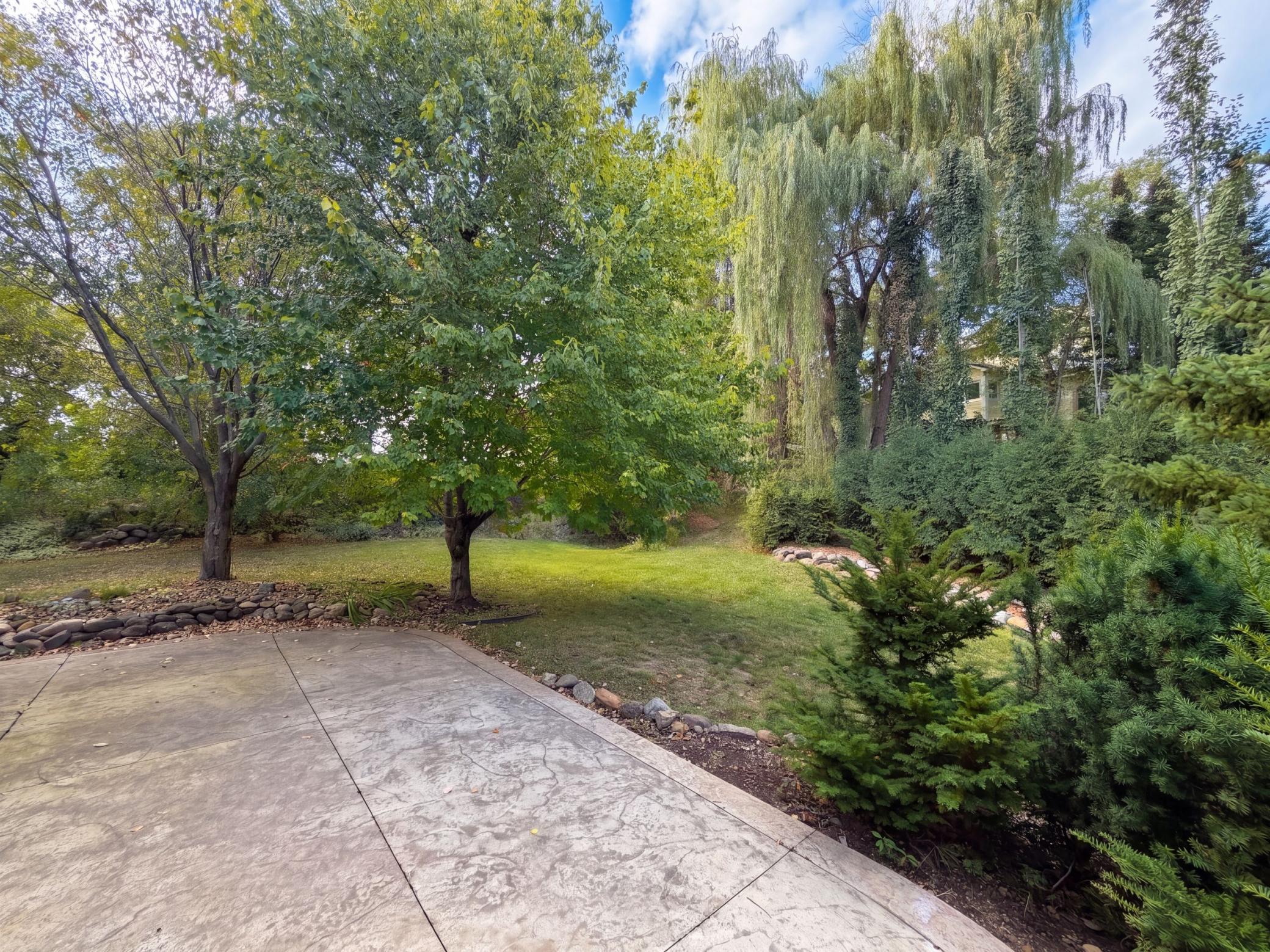 main property photo 32