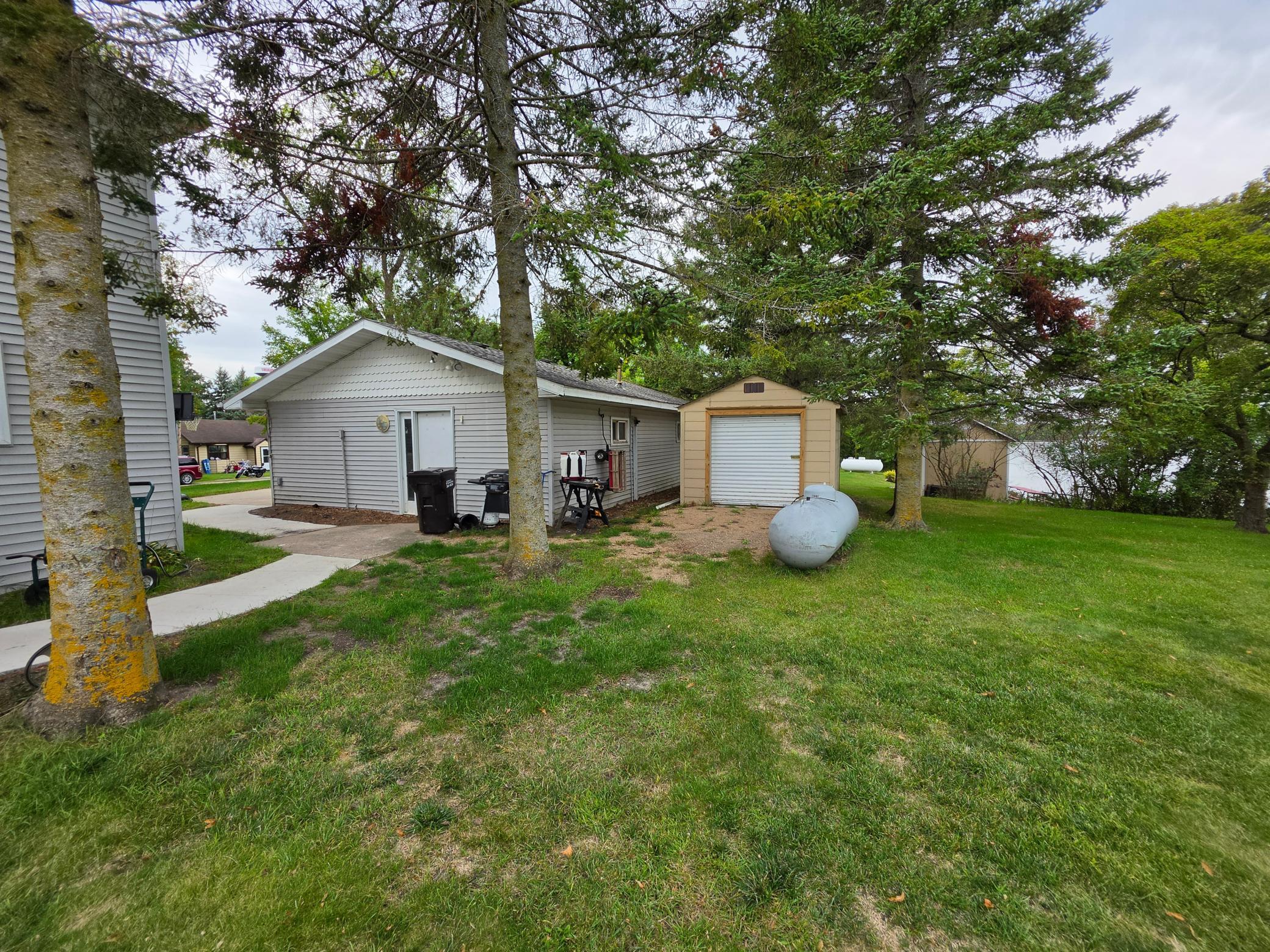 main property photo 33