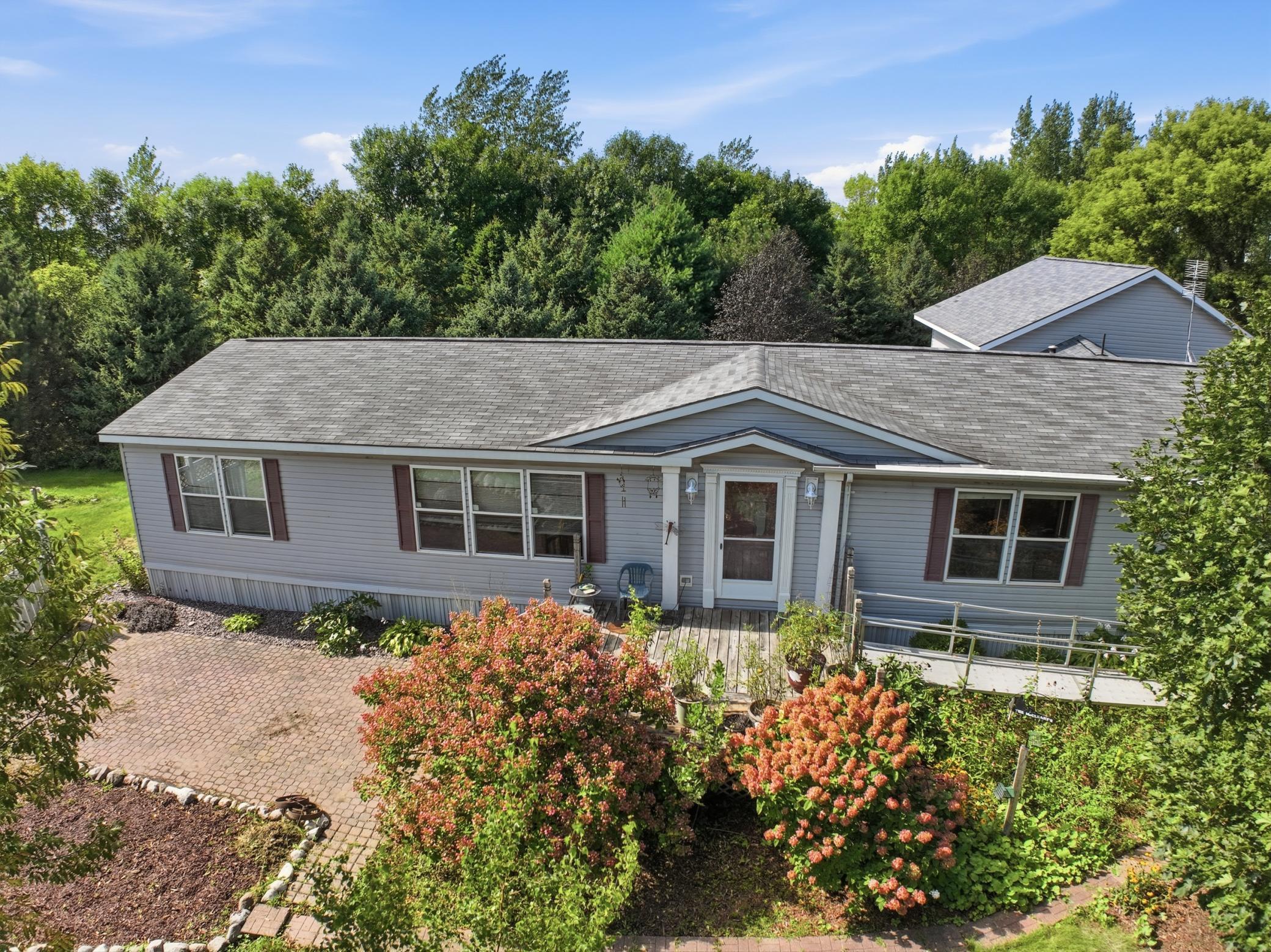 main property photo 40
