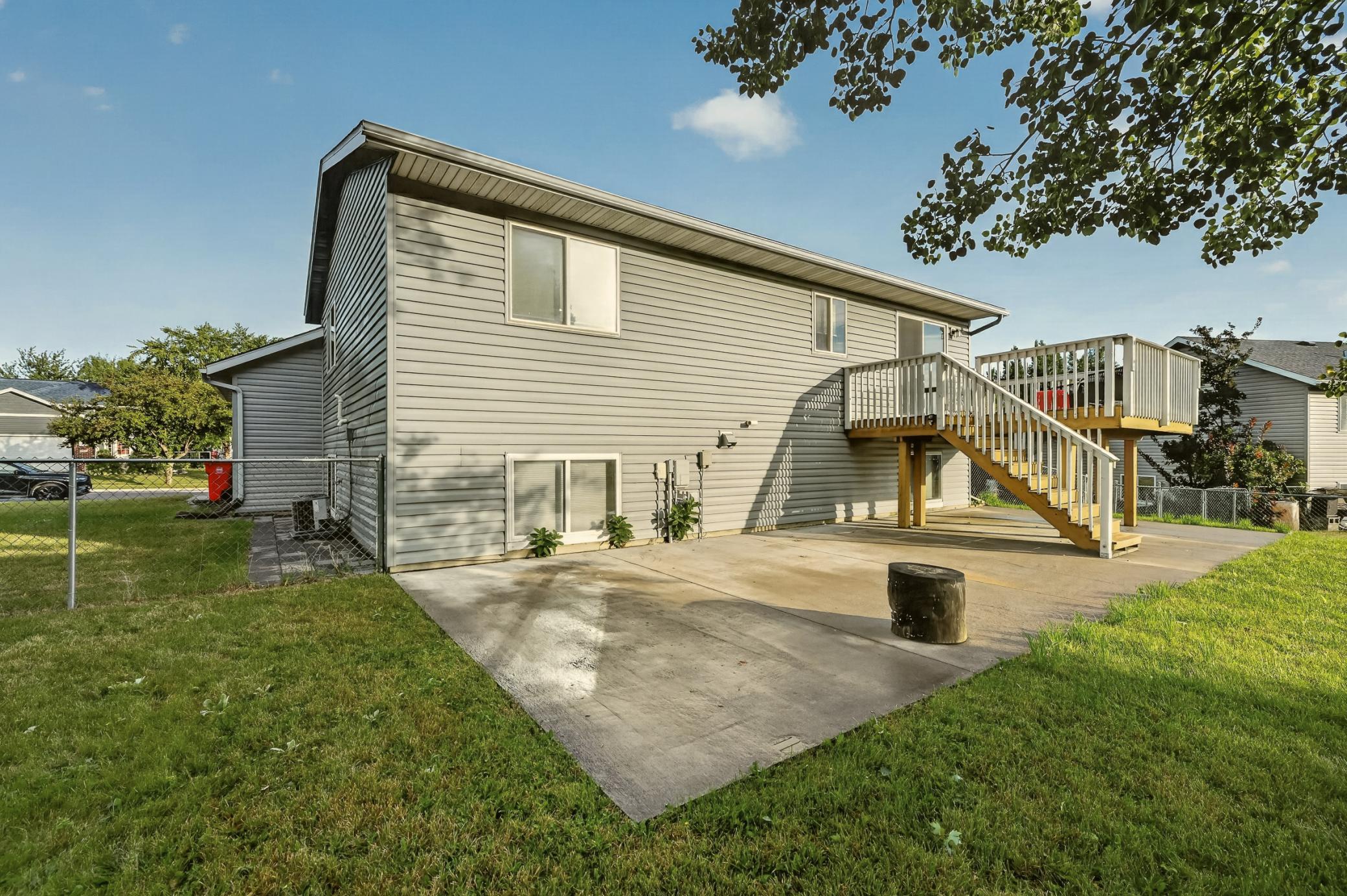 main property photo 17