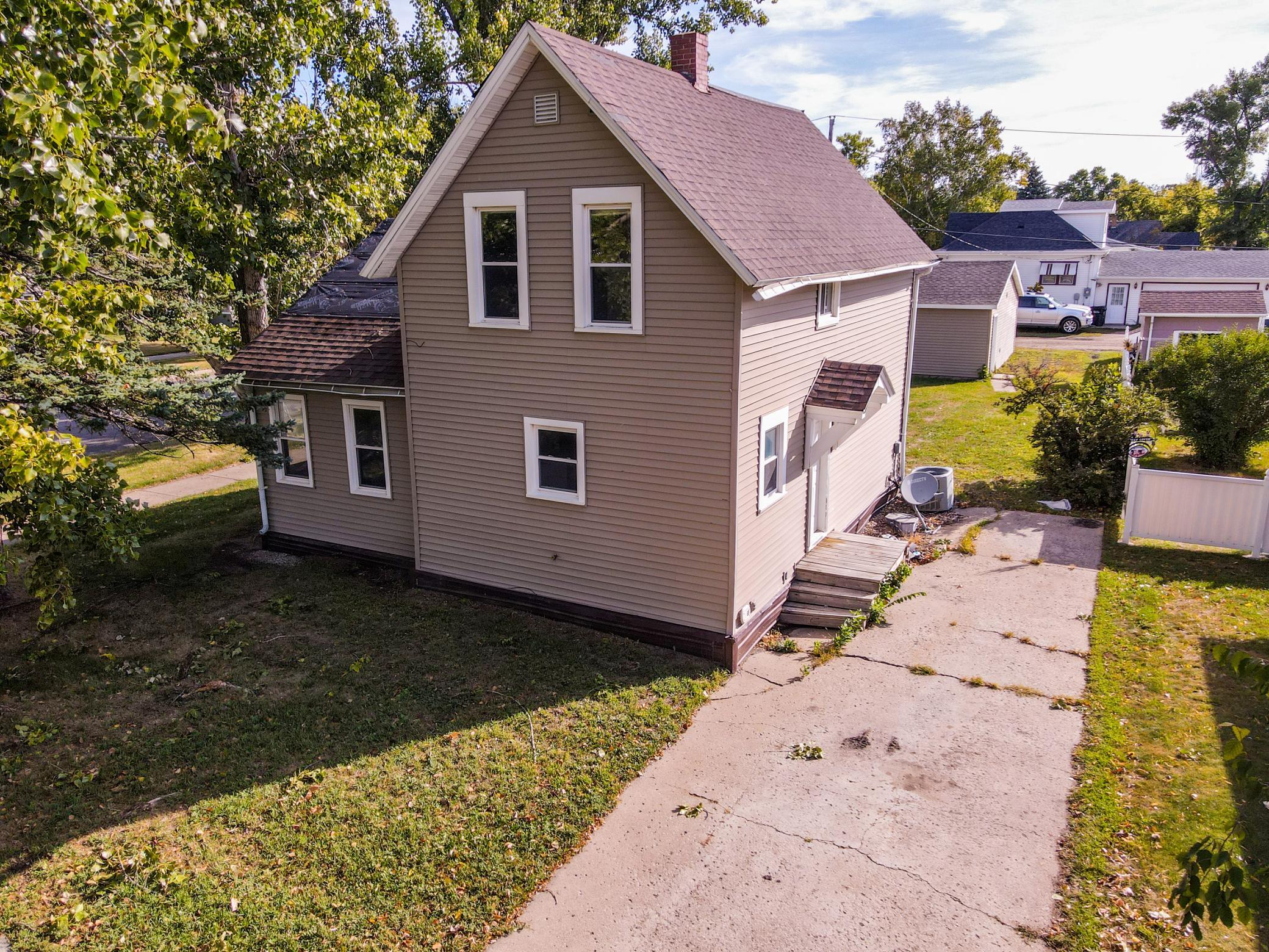 main property photo 3