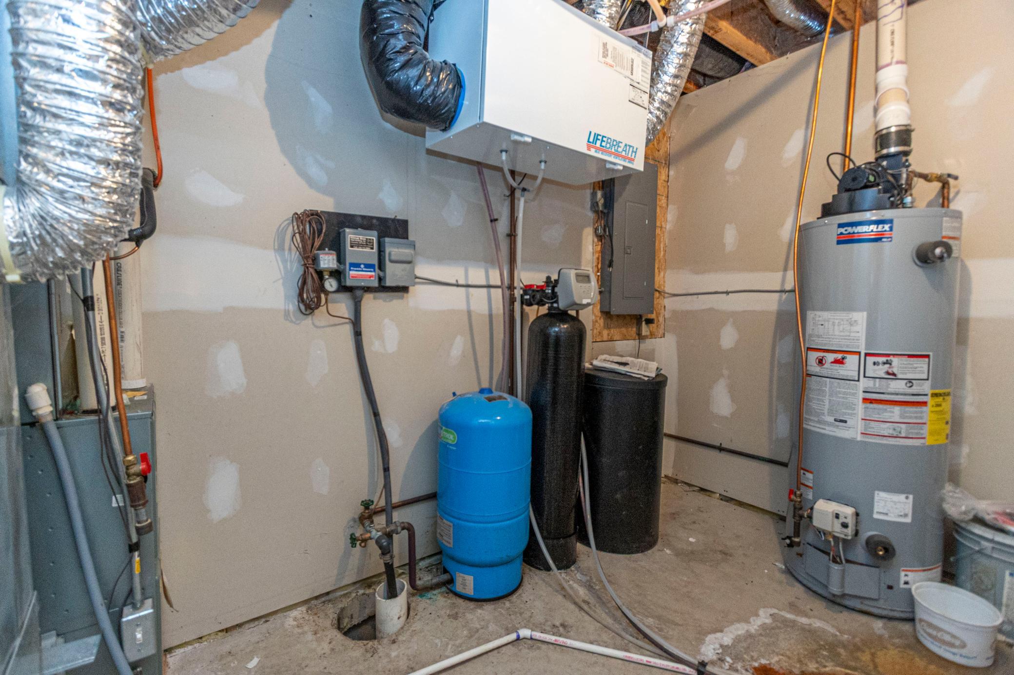 main property photo 29