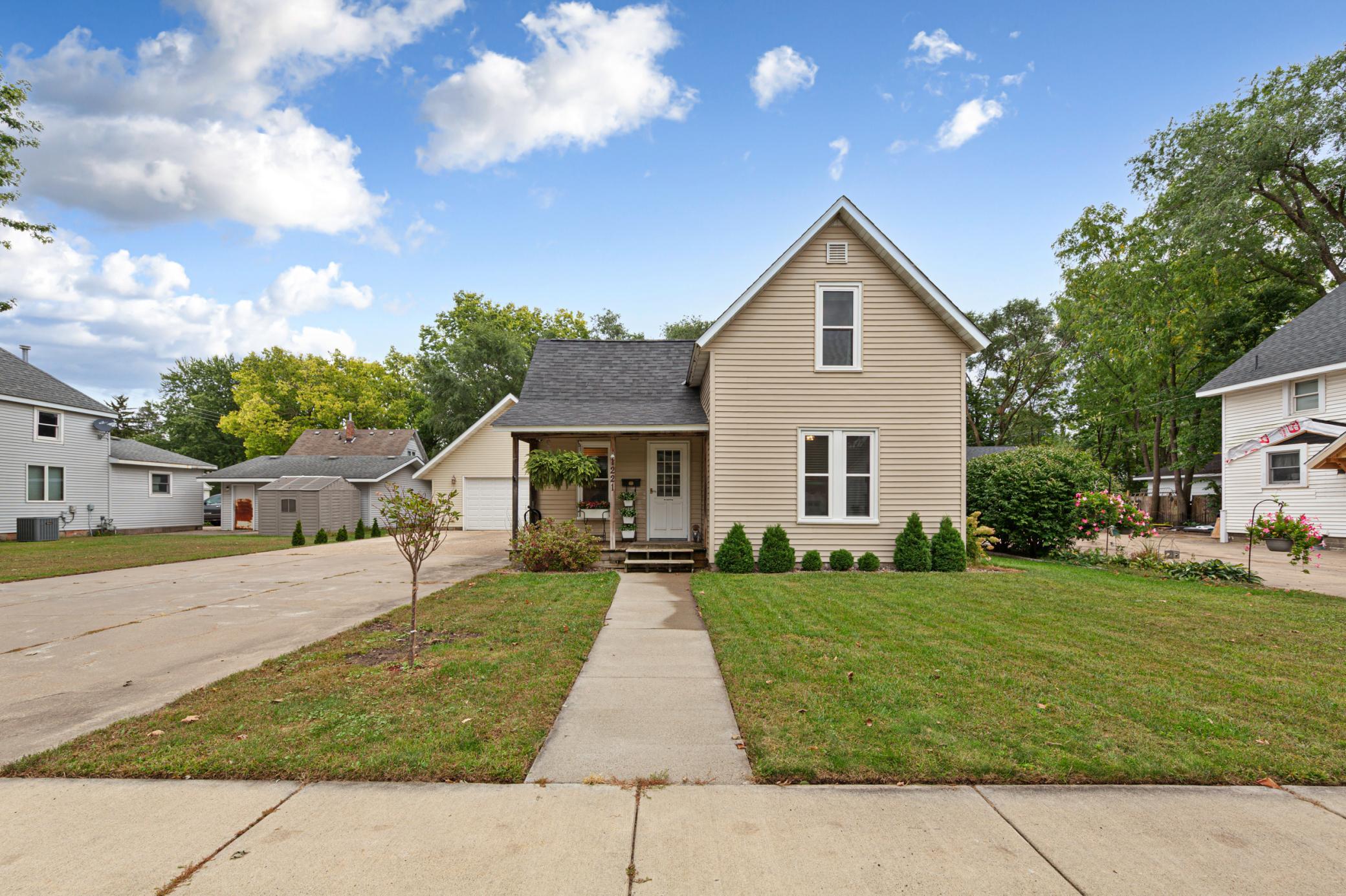 main property photo 3