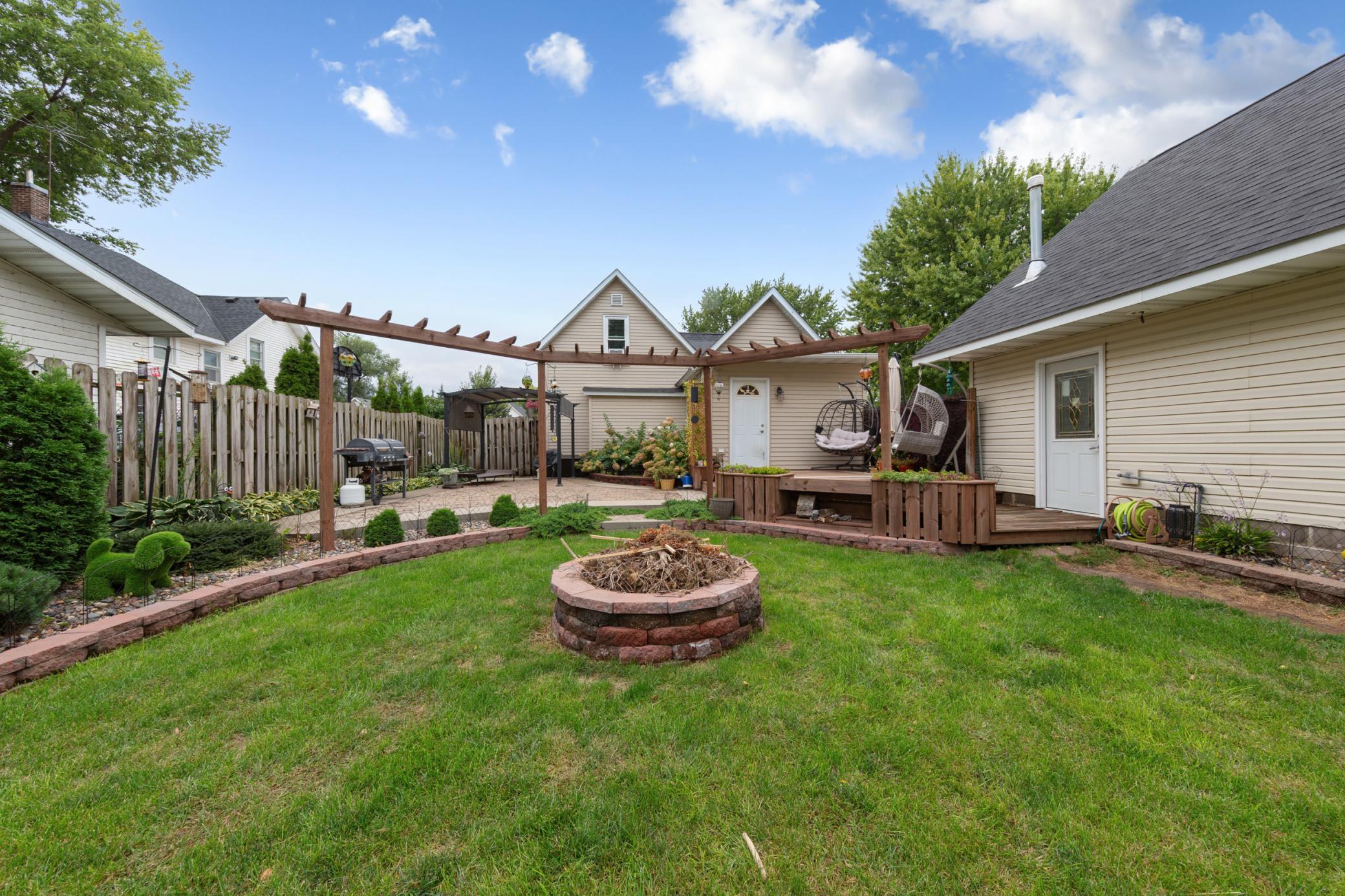 main property photo 37