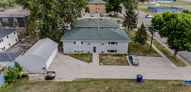 image of property with 3 Bed | 1 Bath | 3,824 Sqft