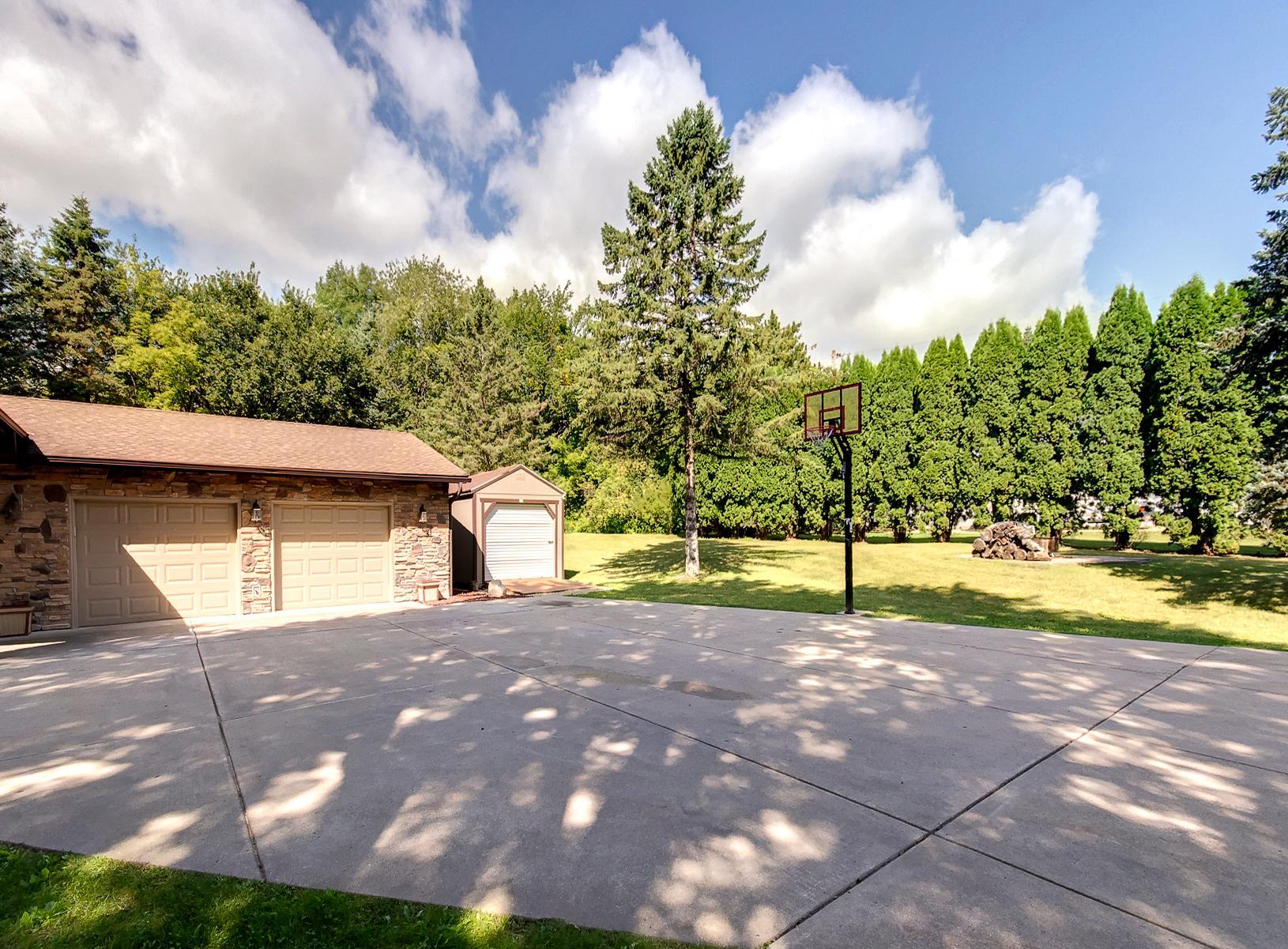 main property photo 29