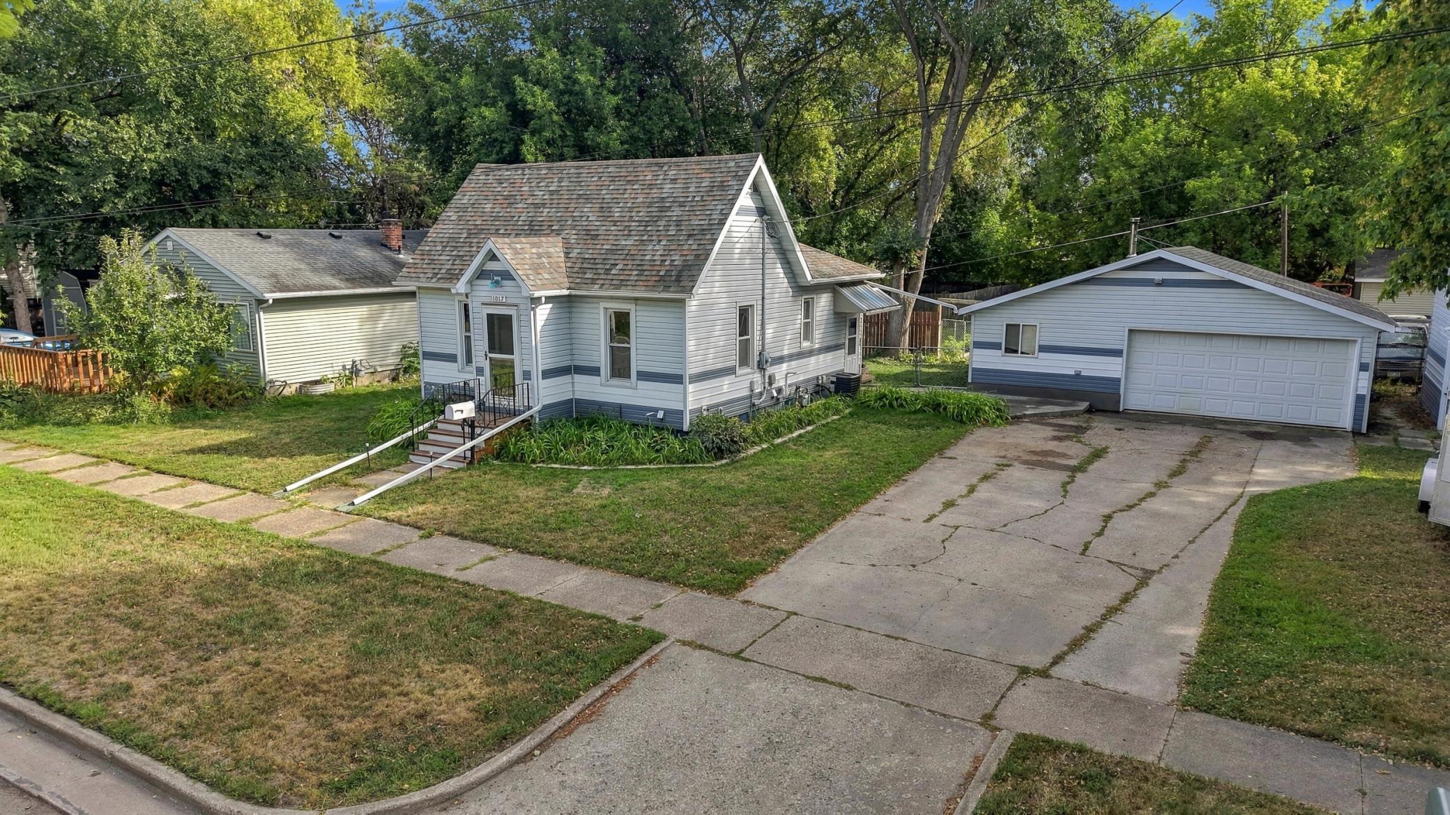 main property photo 27