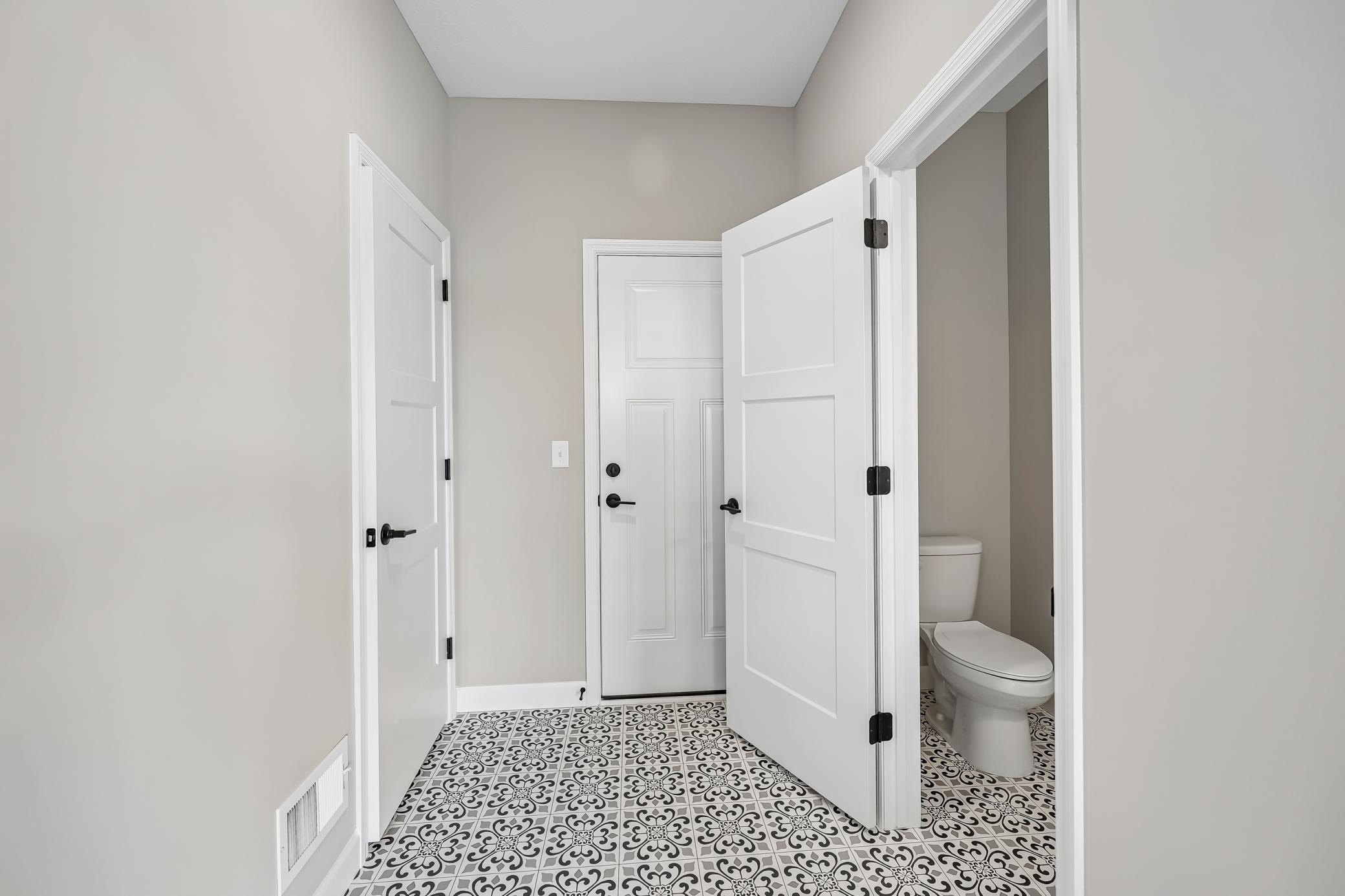 main property photo 13