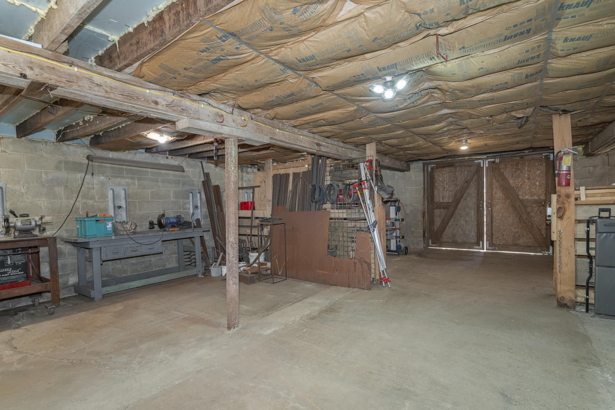 main property photo 40