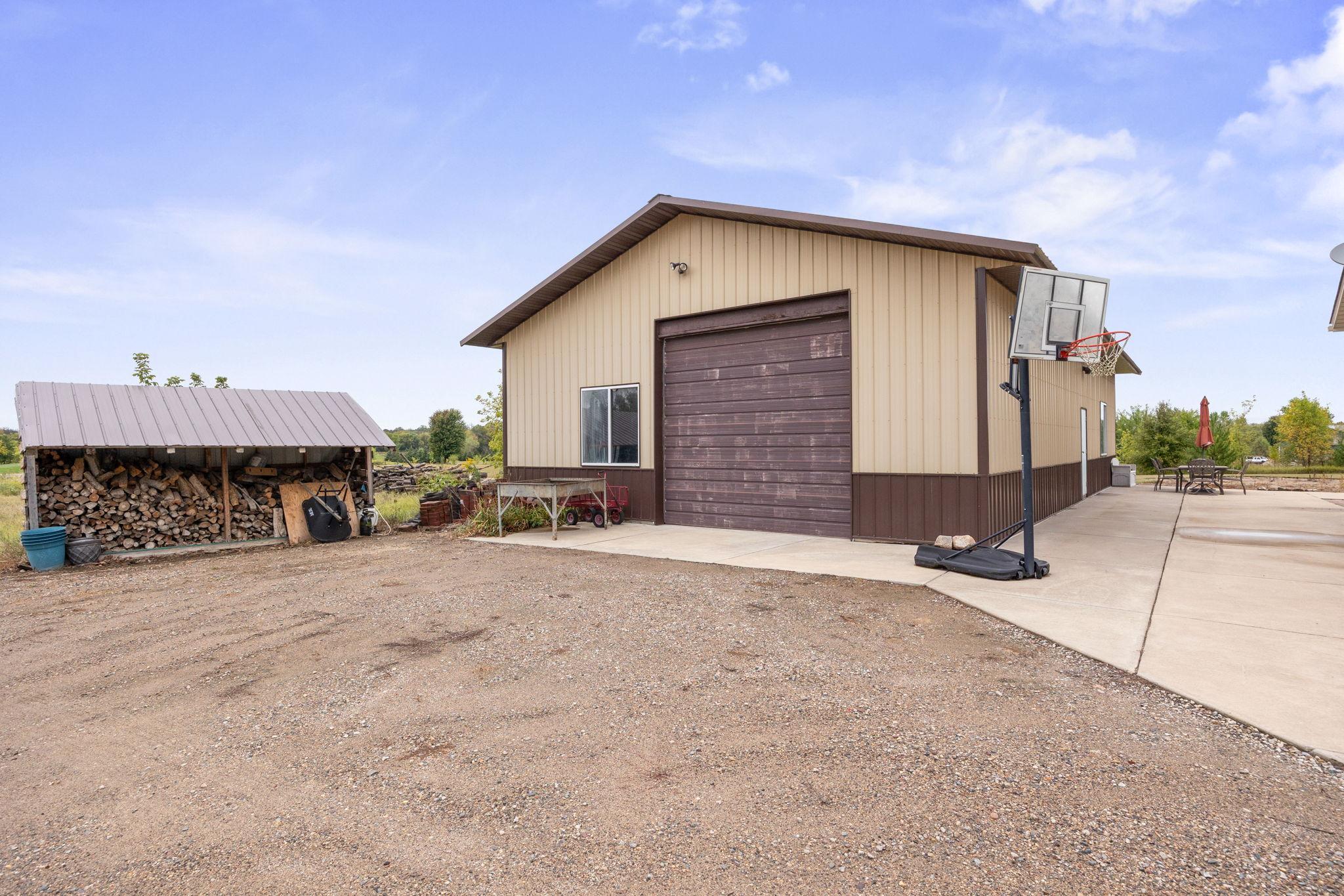 main property photo 24
