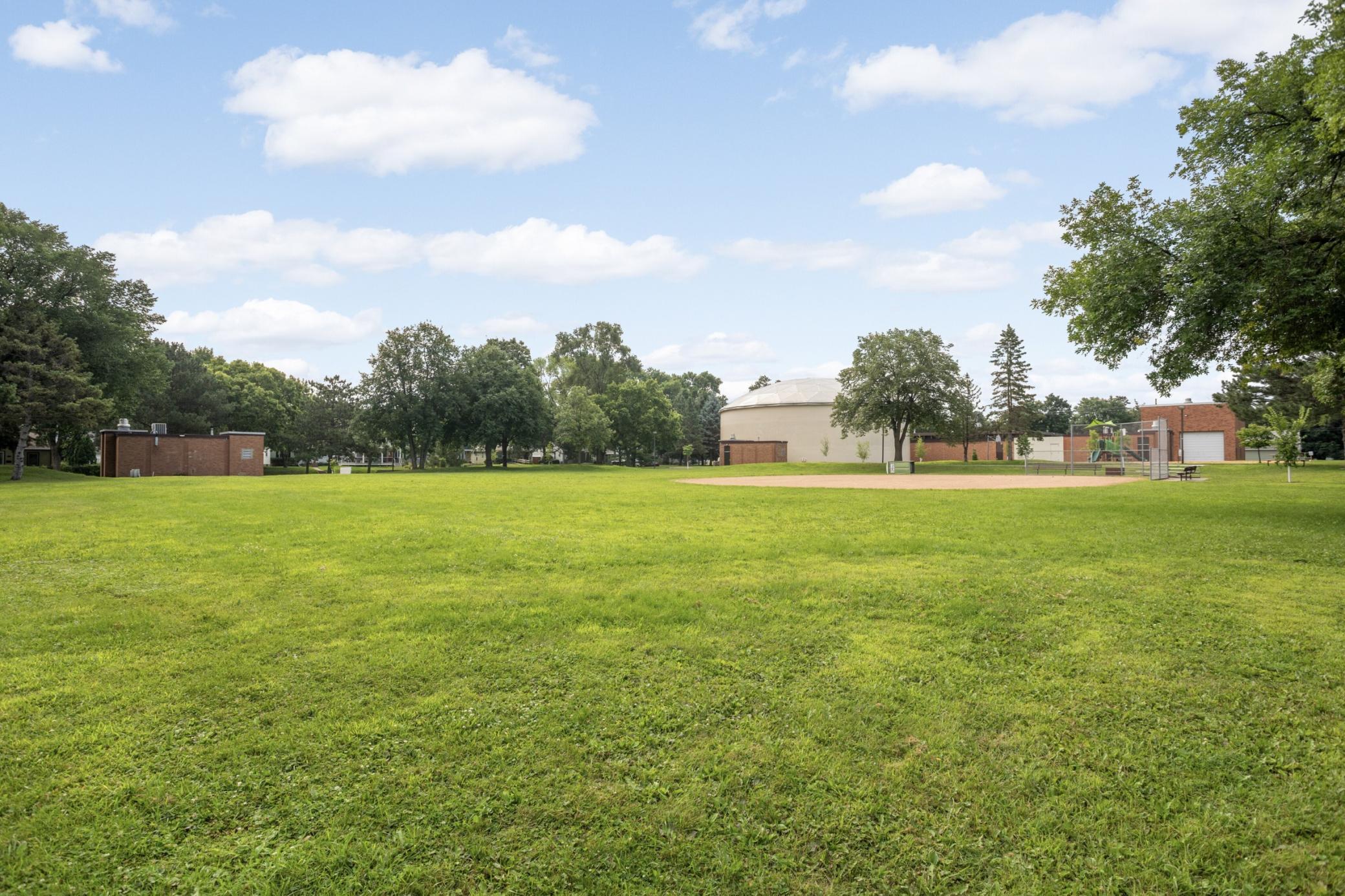 main property photo 34