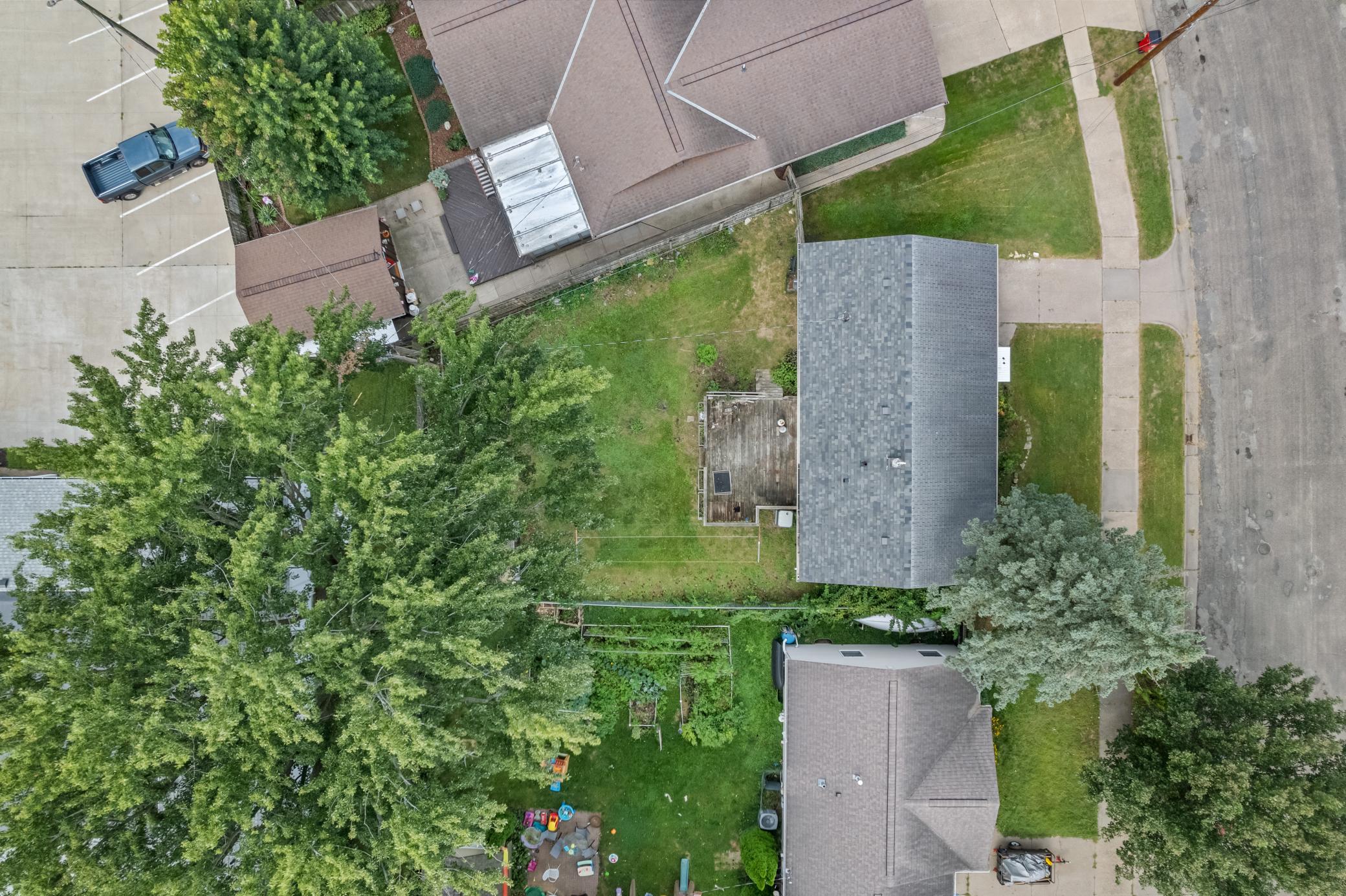 main property photo 16