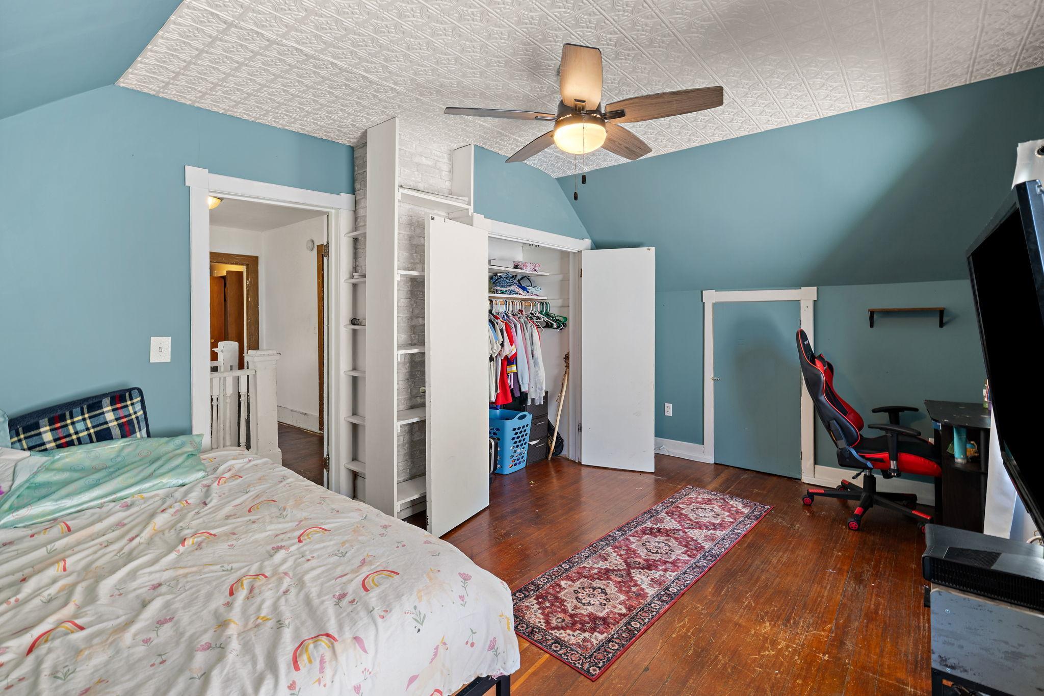 main property photo 33