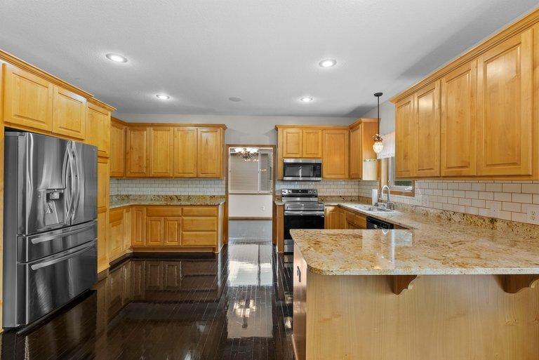 main property photo 14