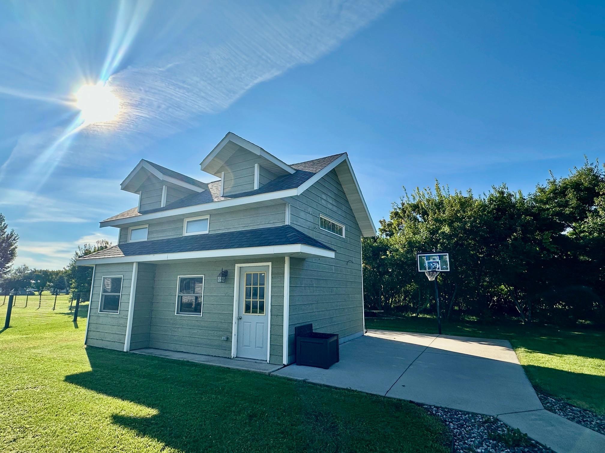 main property photo 10