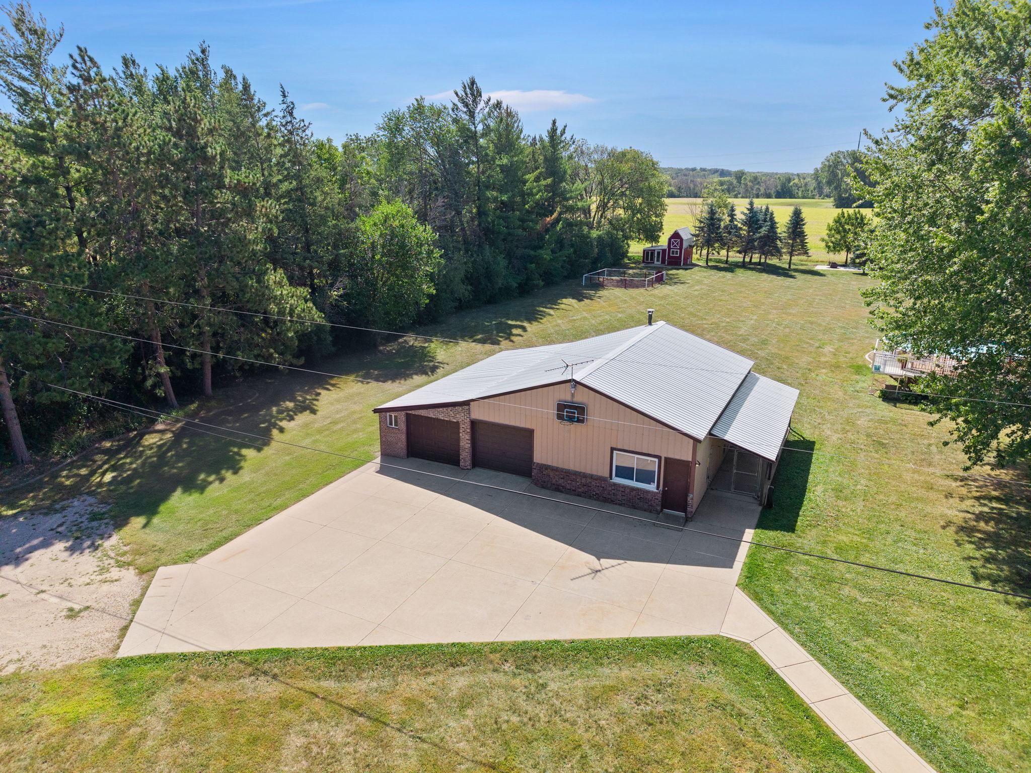 main property photo 34