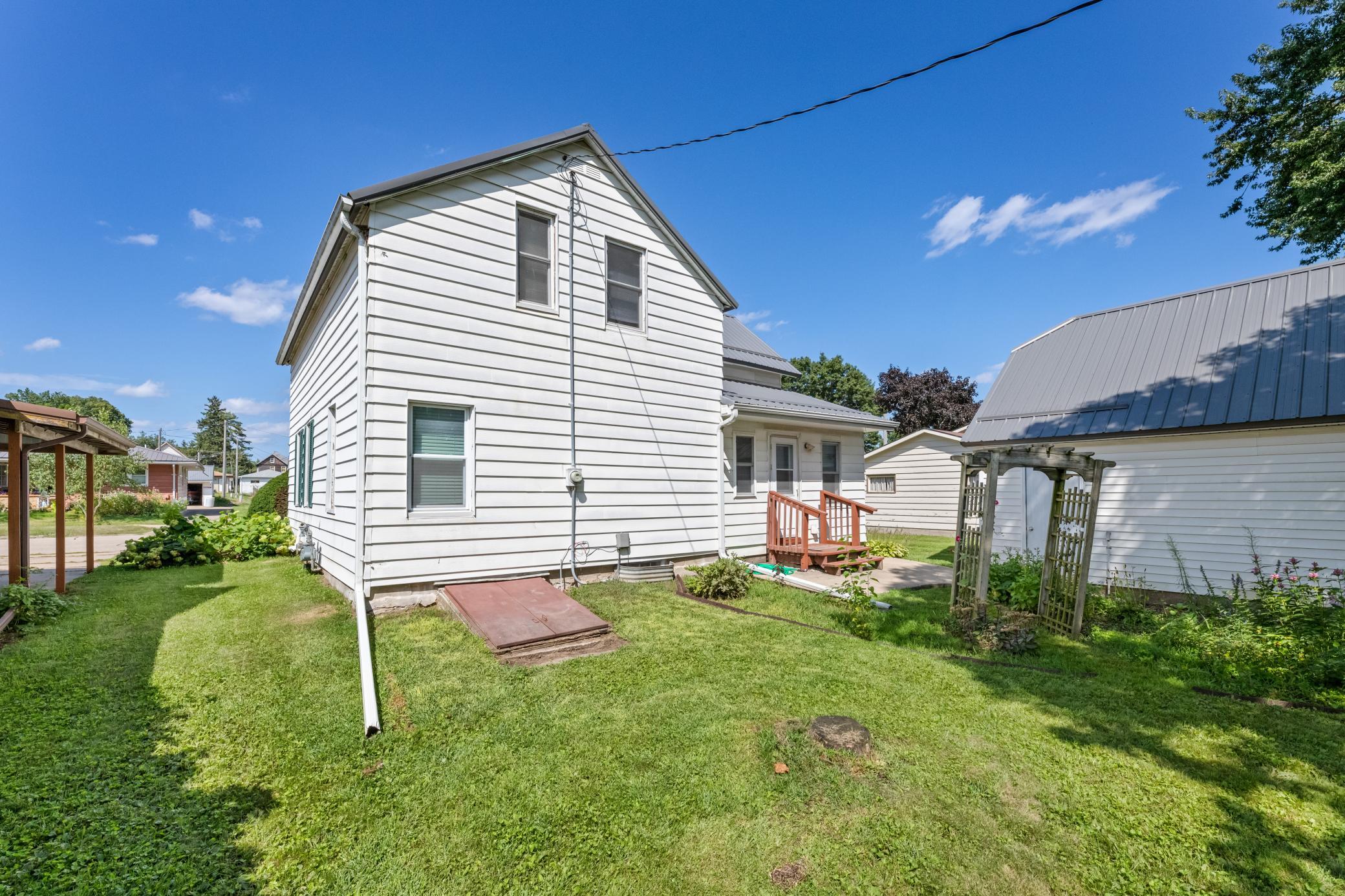 main property photo 20