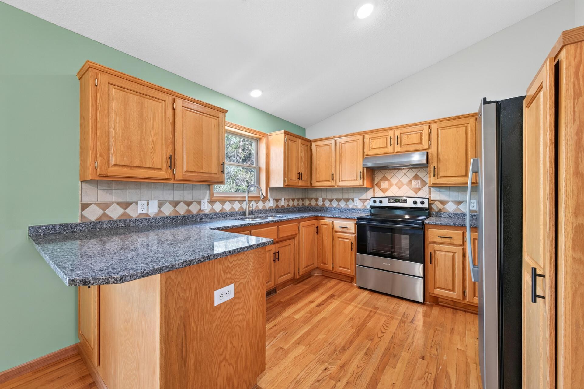main property photo 8