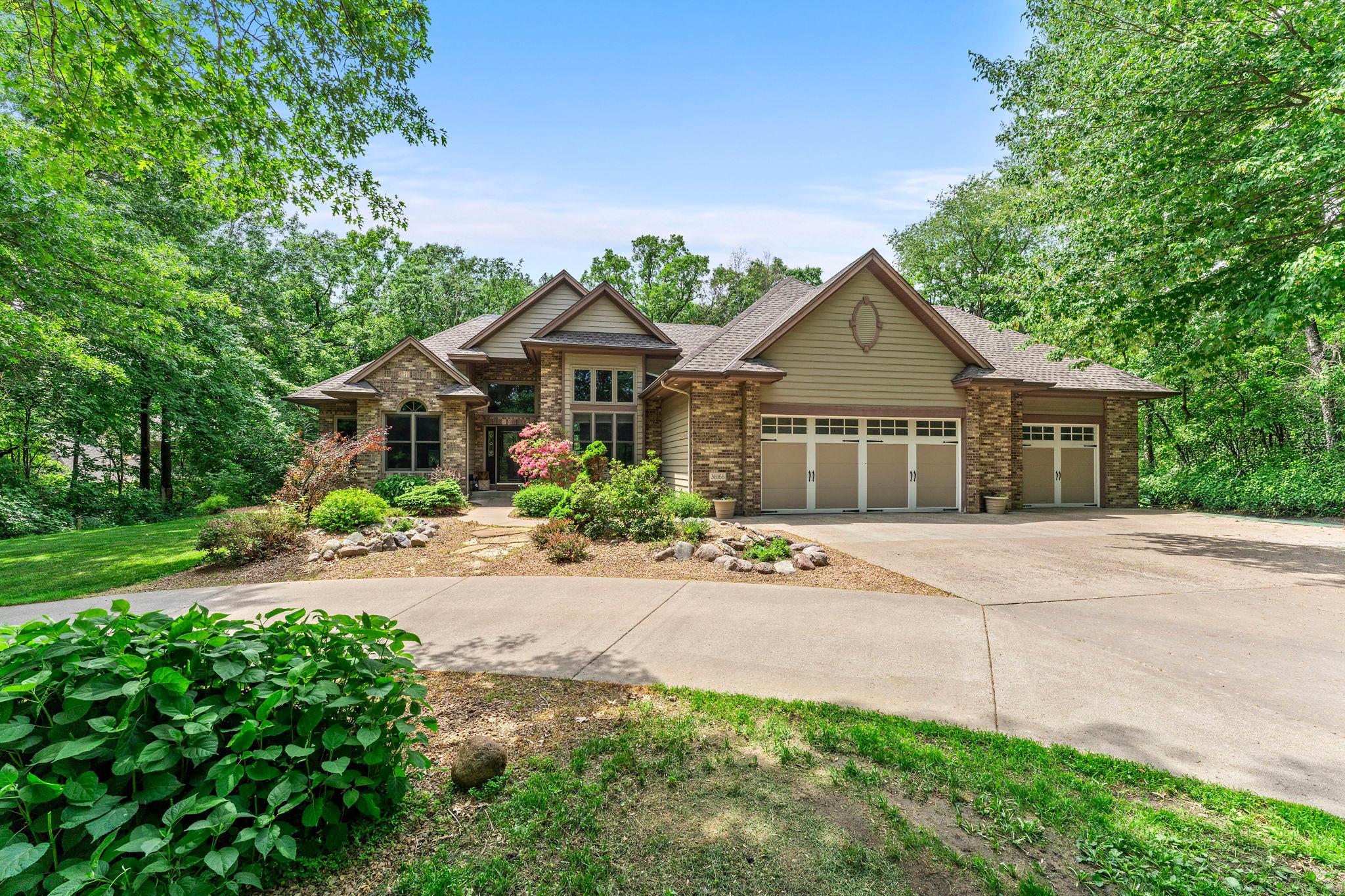 main property photo 16