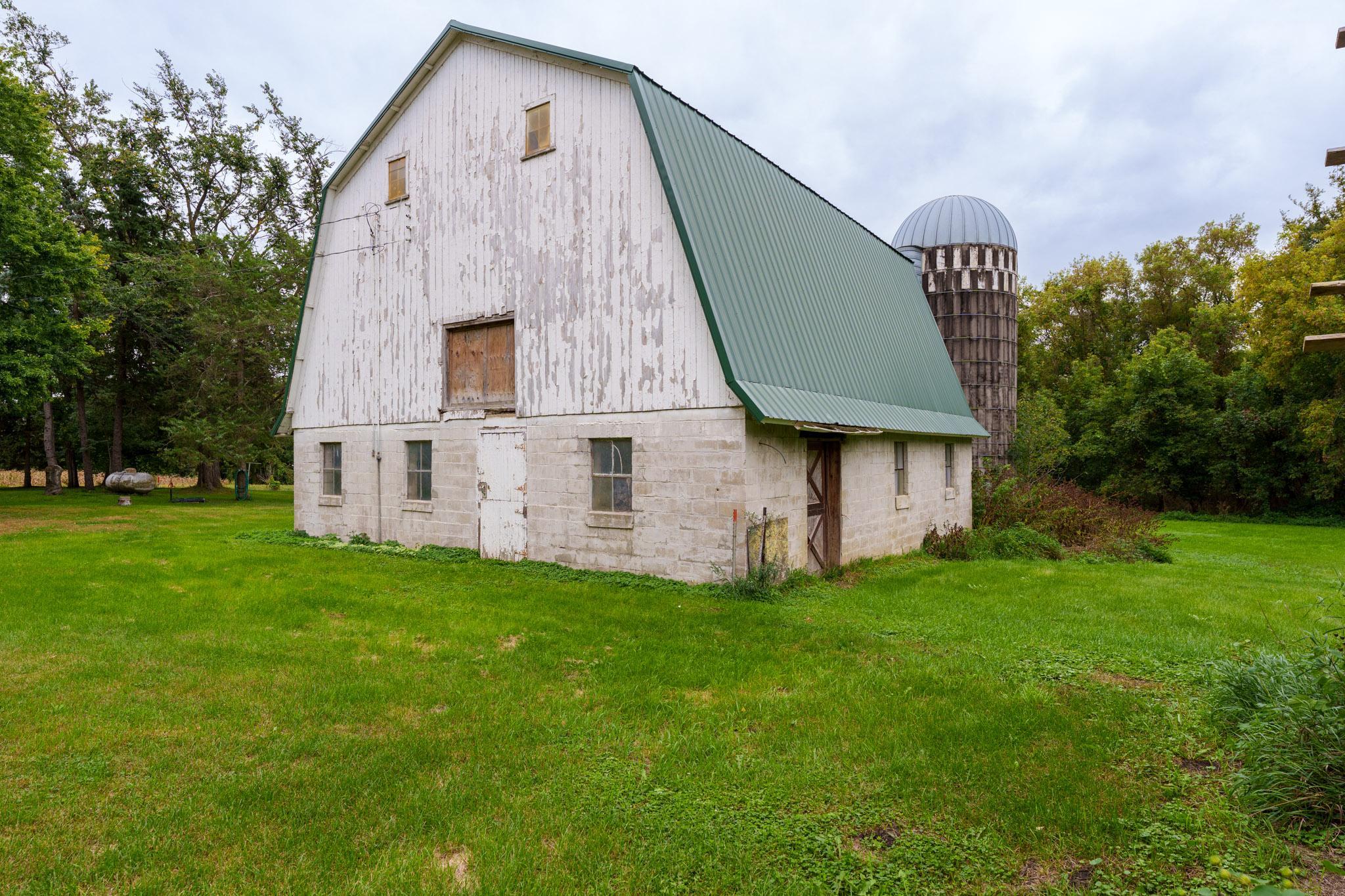 main property photo 45
