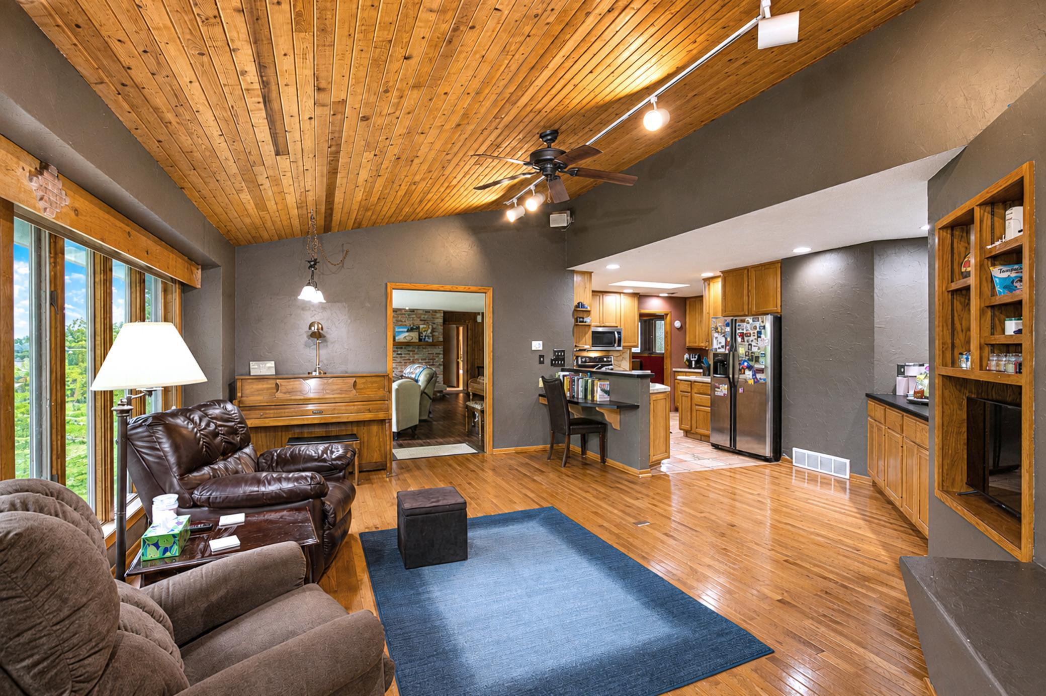 main property photo 25