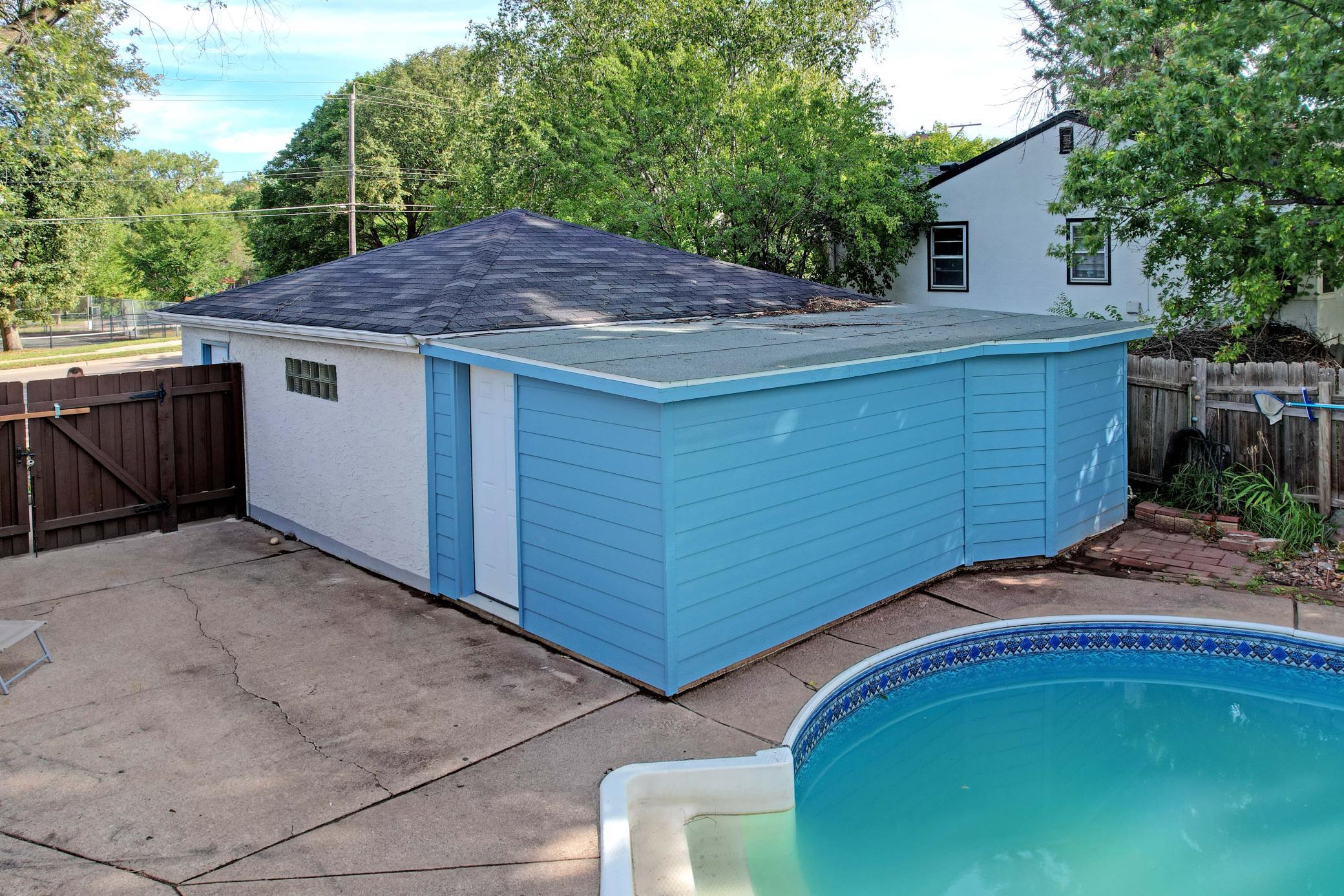main property photo 40