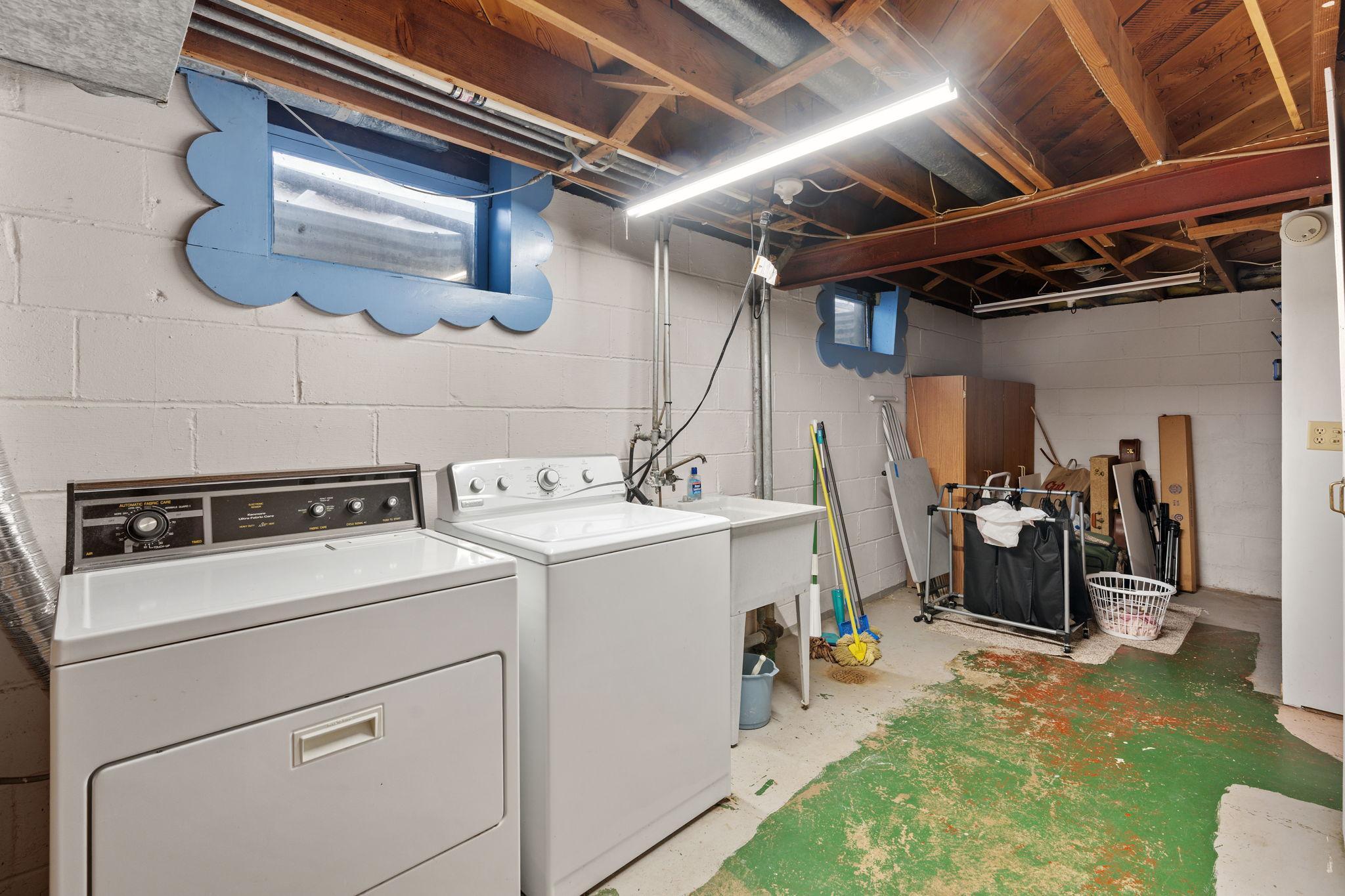 main property photo 40