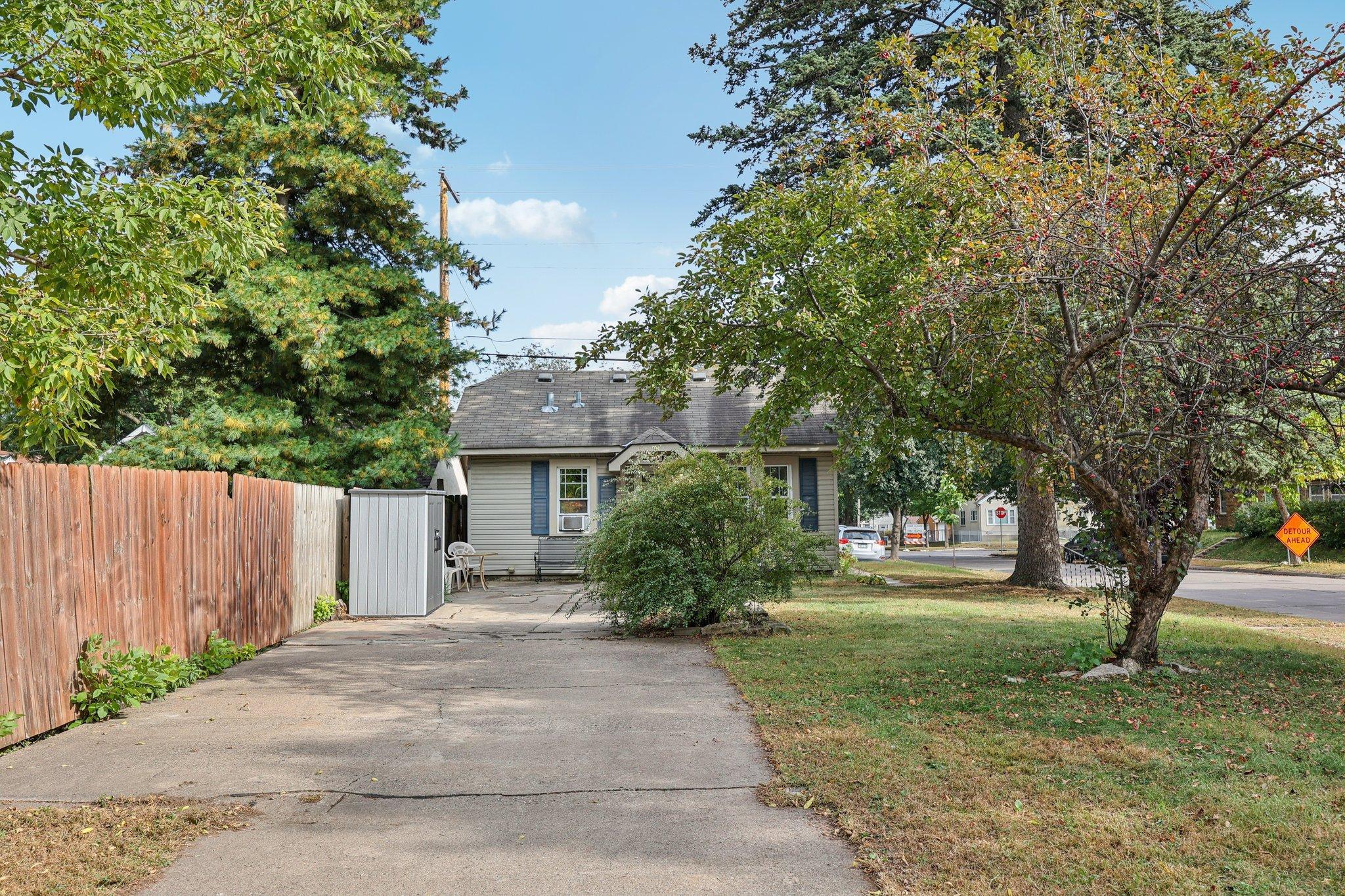 main property photo 5