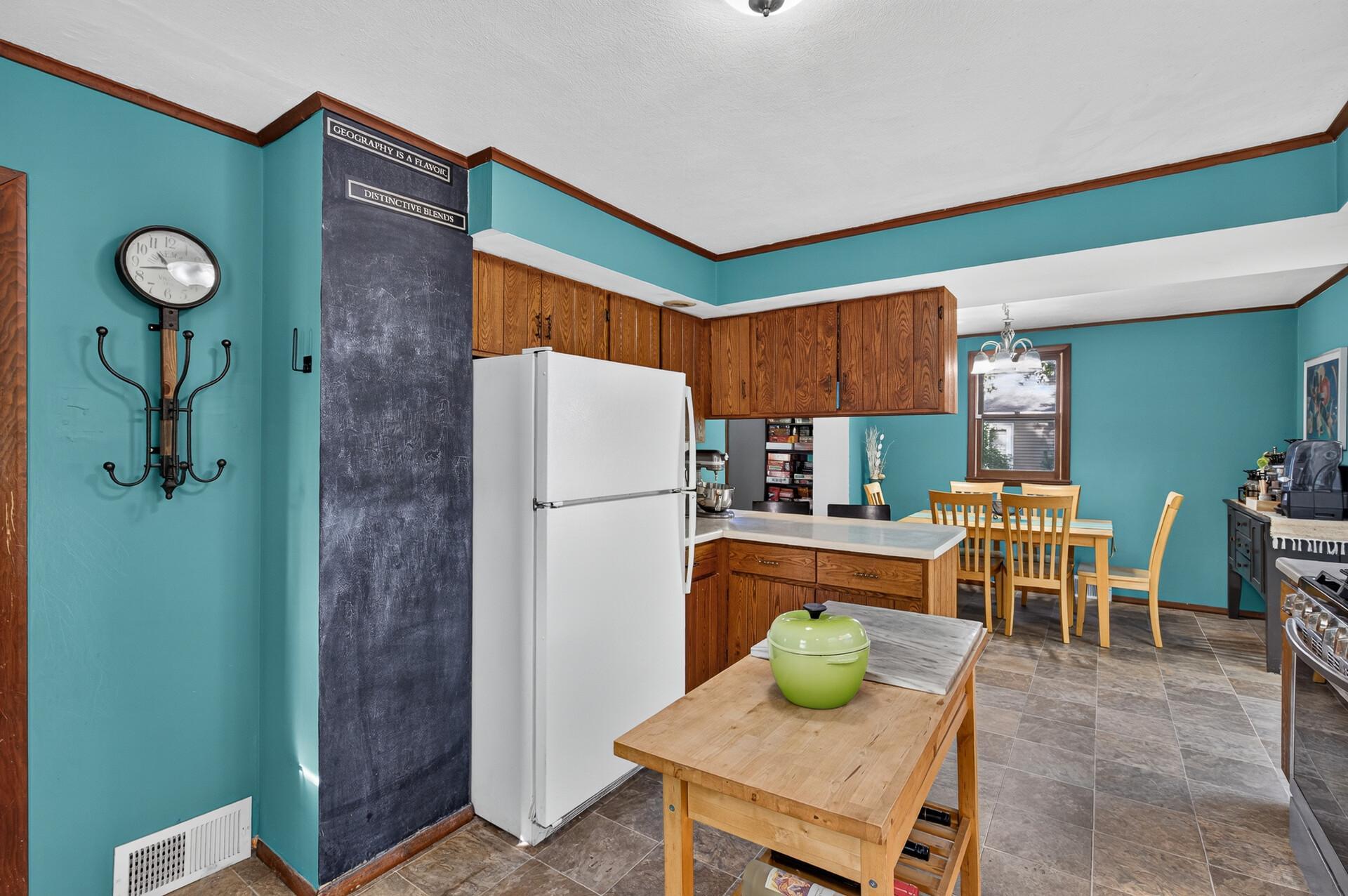 main property photo 9