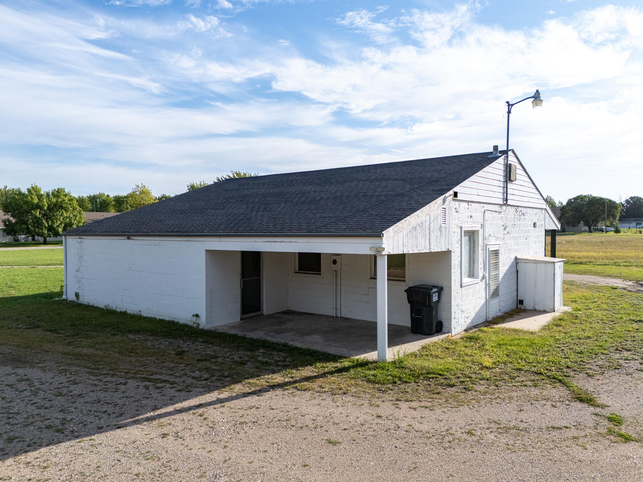 main property photo 41