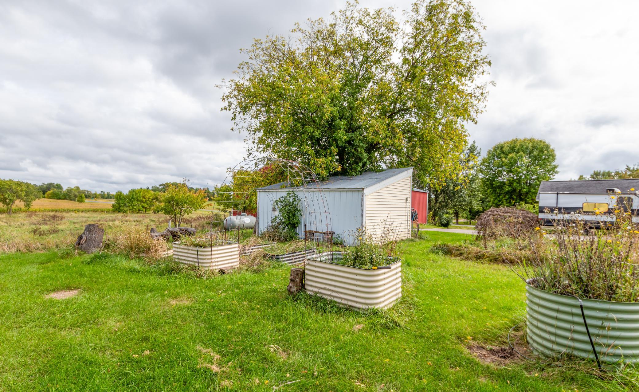 main property photo 29