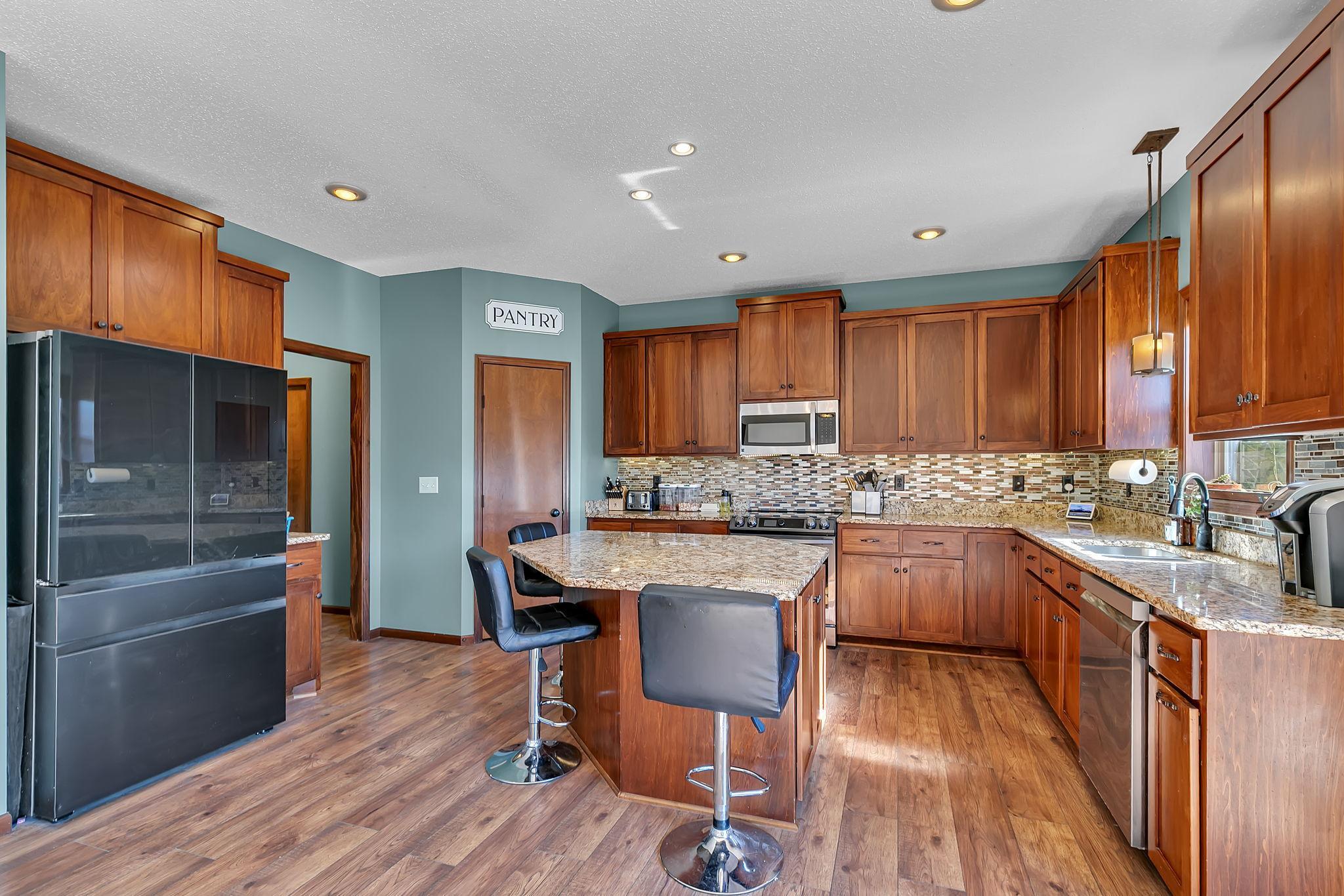 main property photo 14