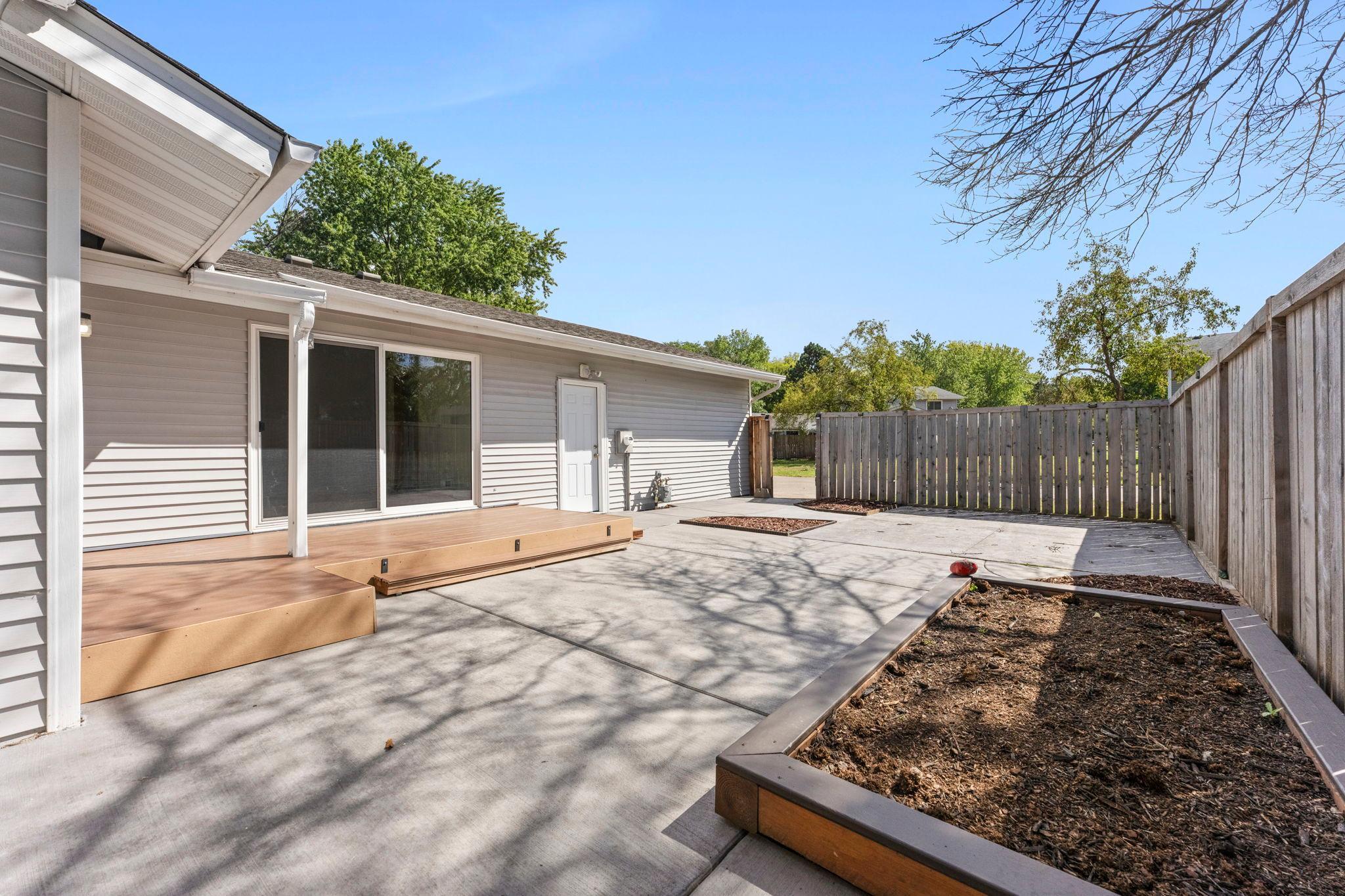 main property photo 26