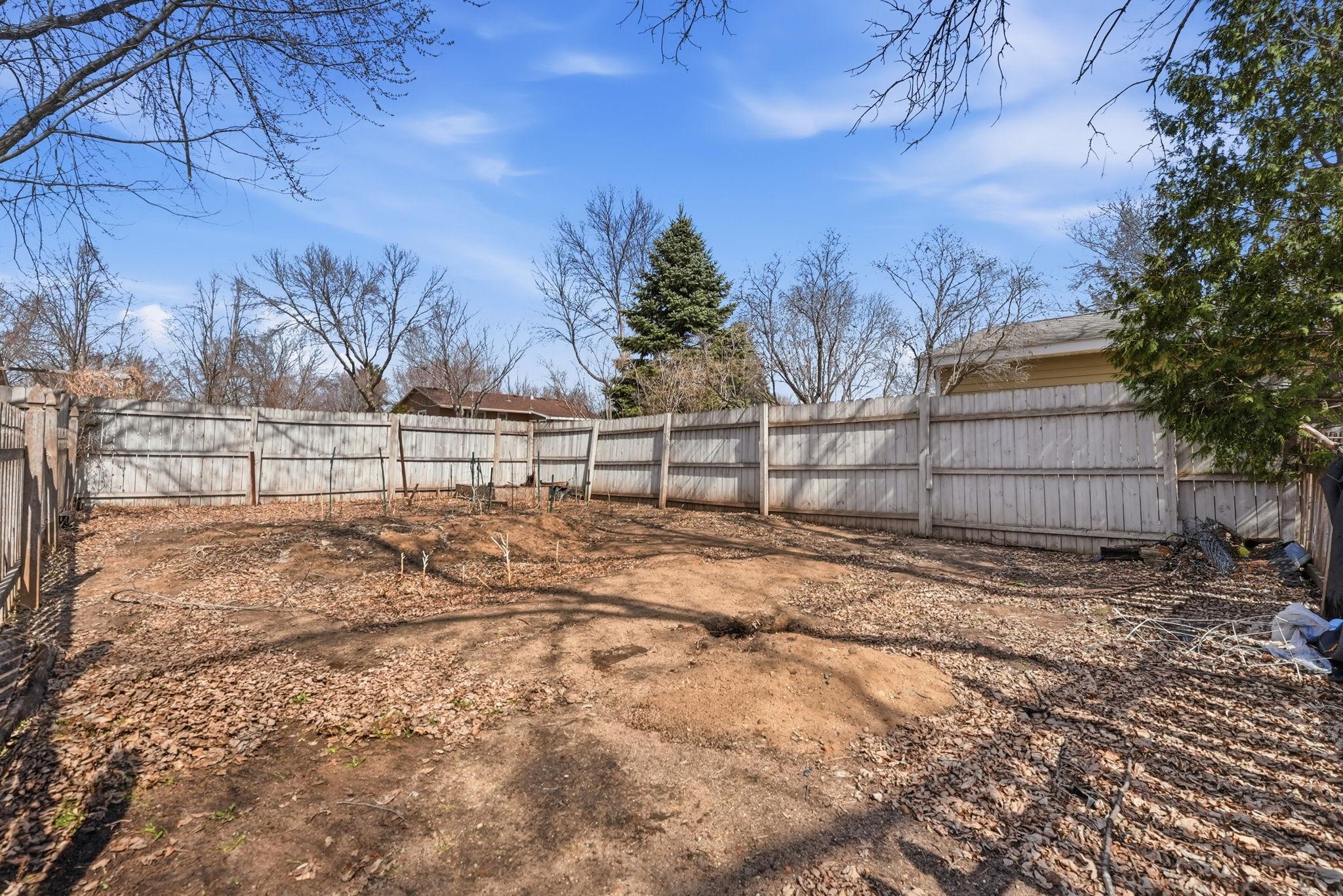 main property photo 23