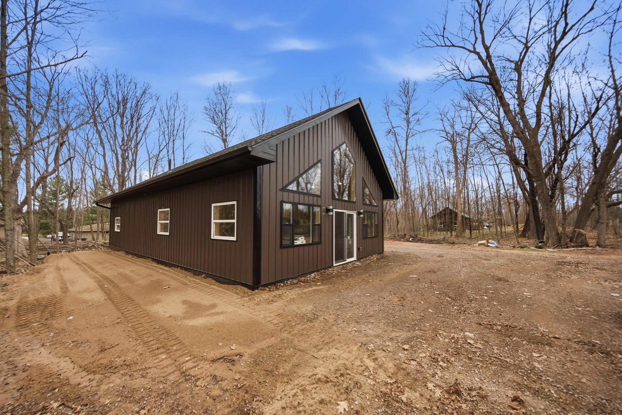 main property photo 13