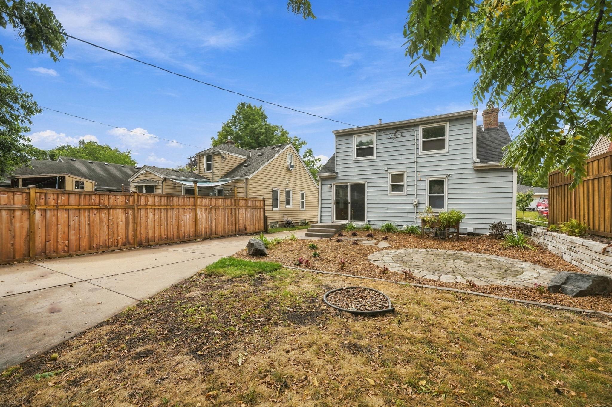 main property photo 23