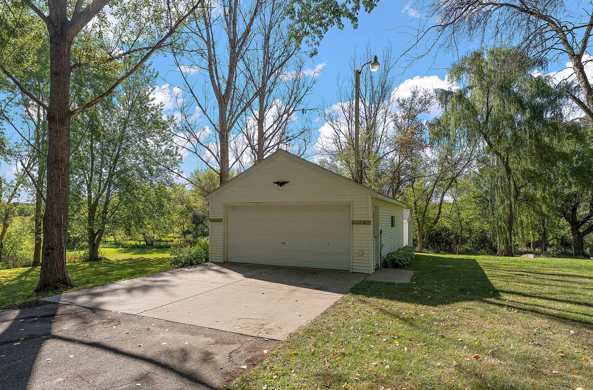 main property photo 41