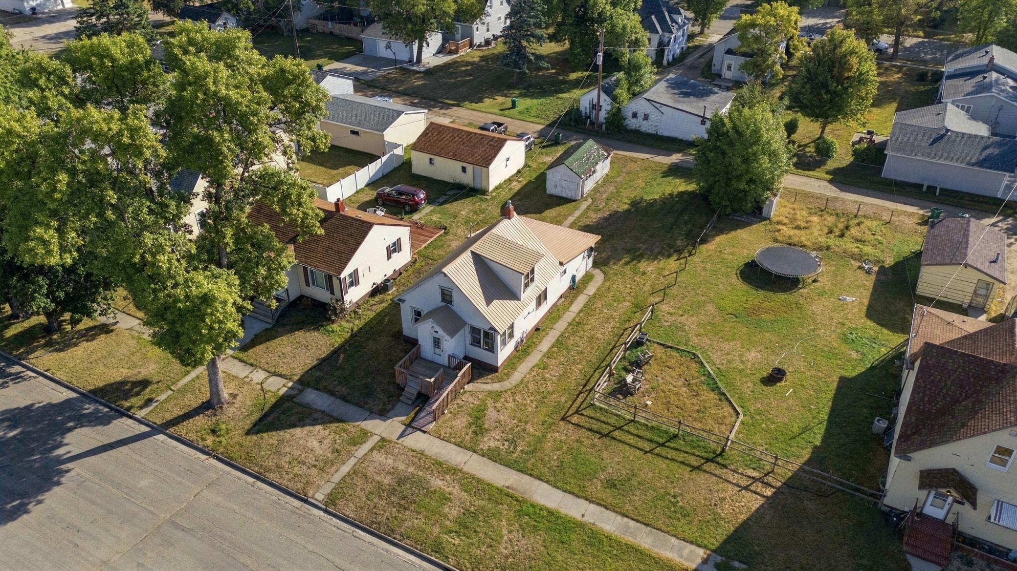 main property photo 26