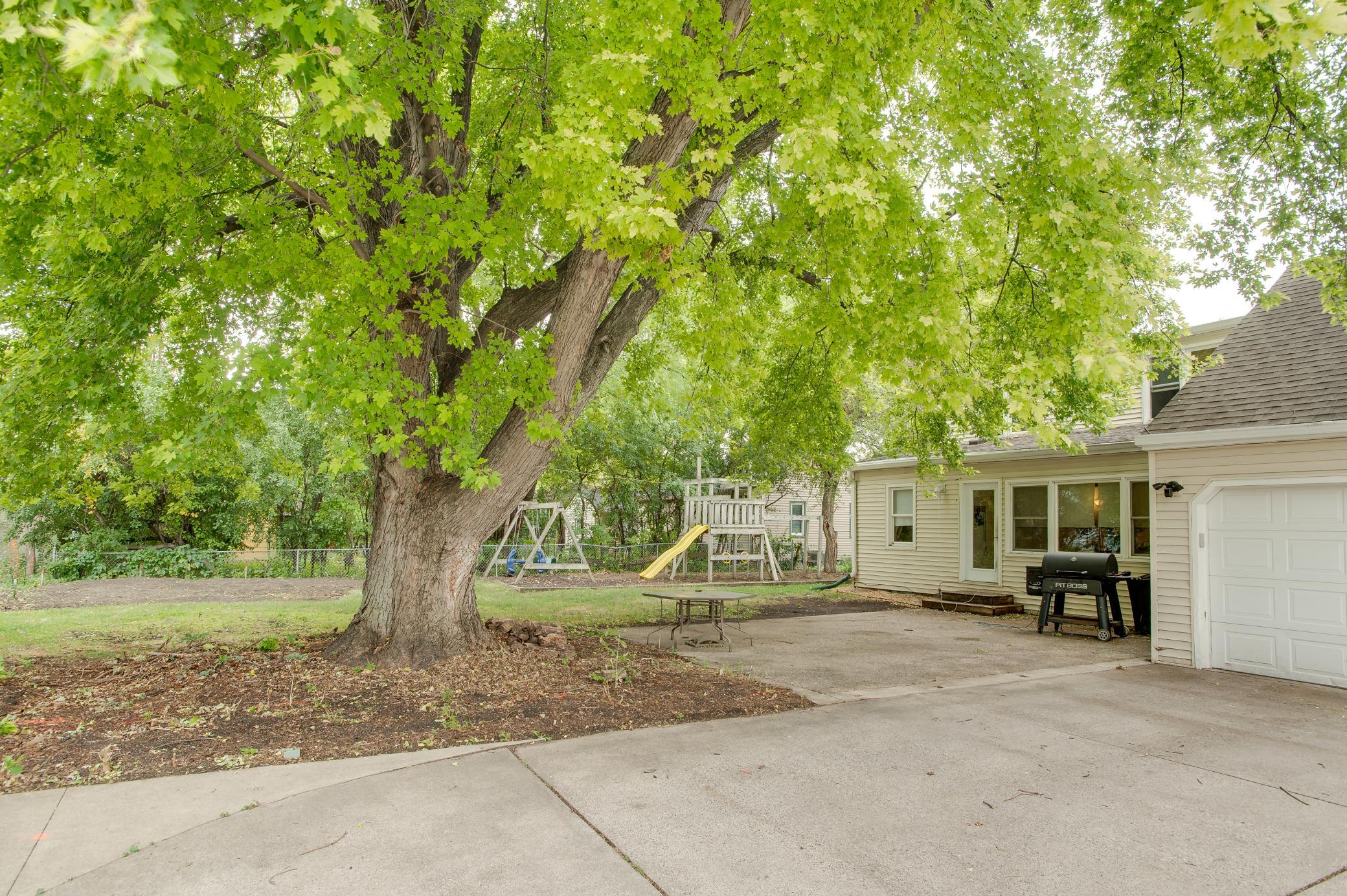 main property photo 50
