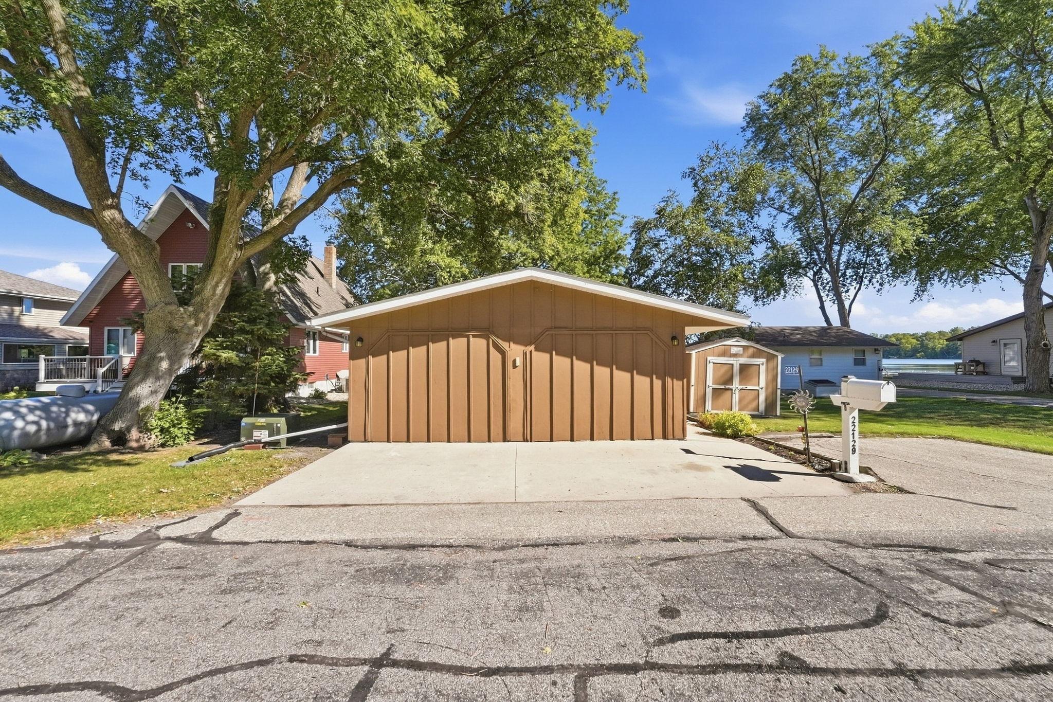 main property photo 29