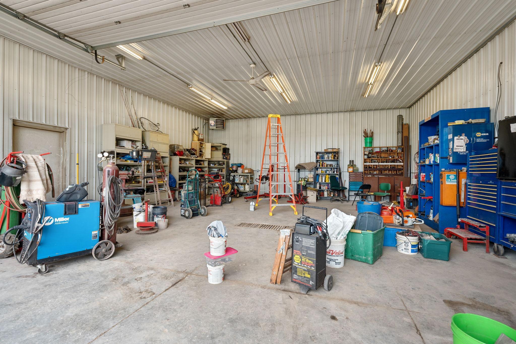 main property photo 28