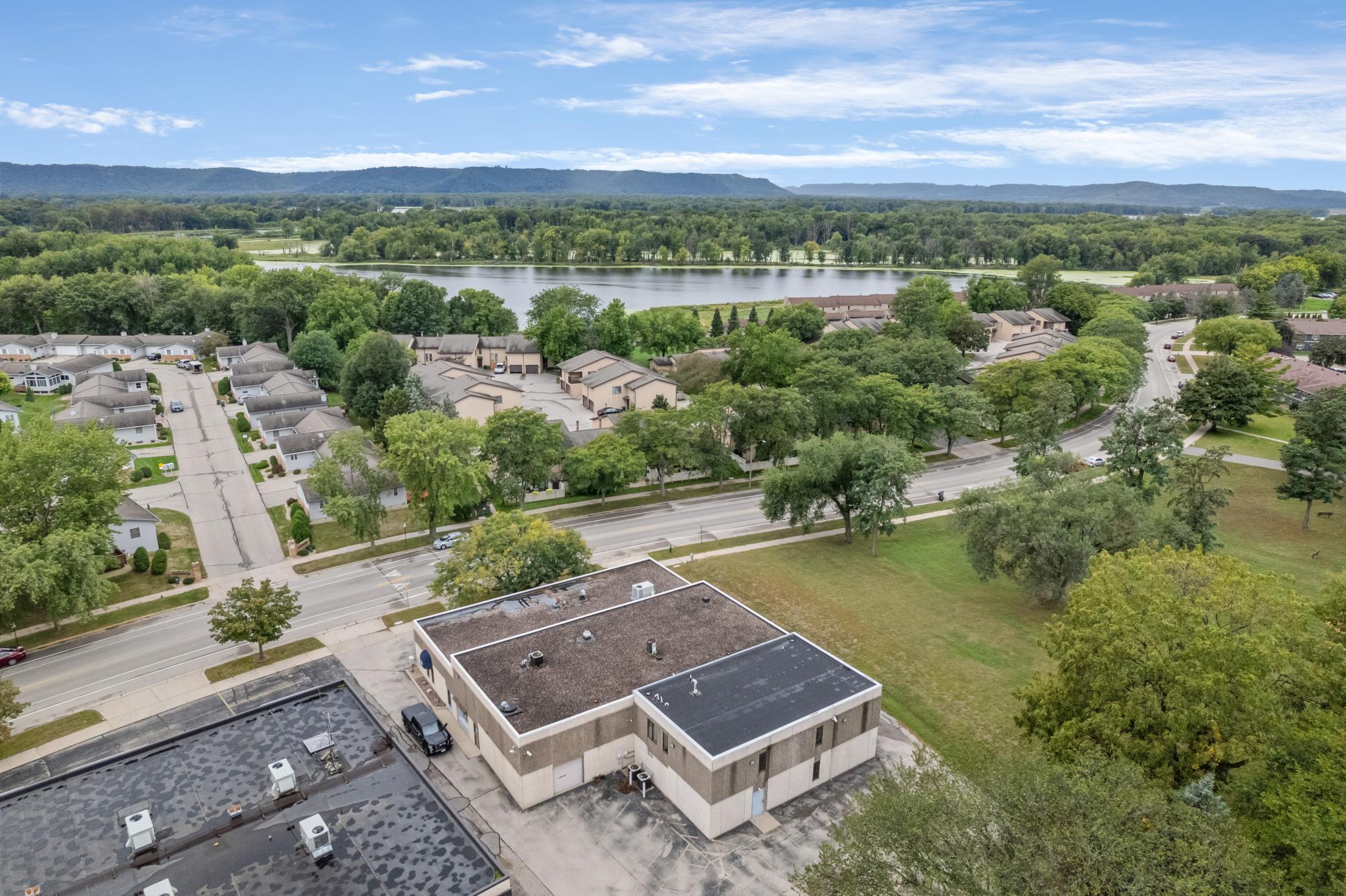 main property photo 11