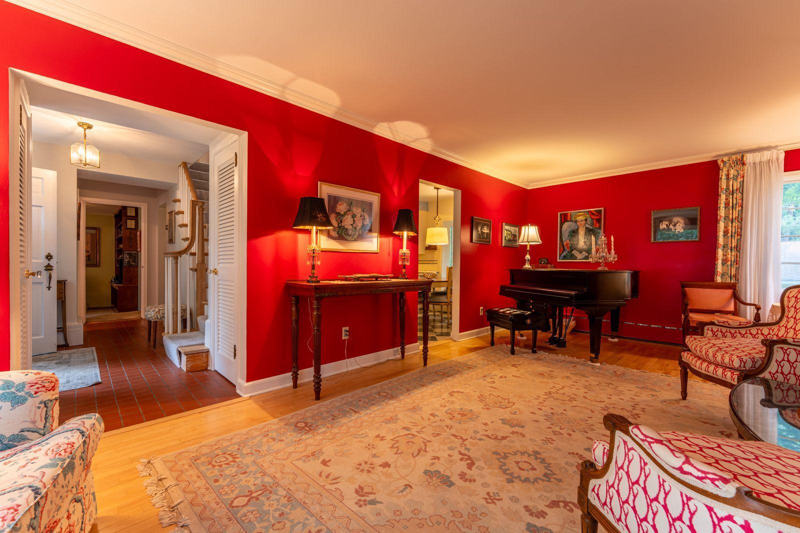 main property photo 8