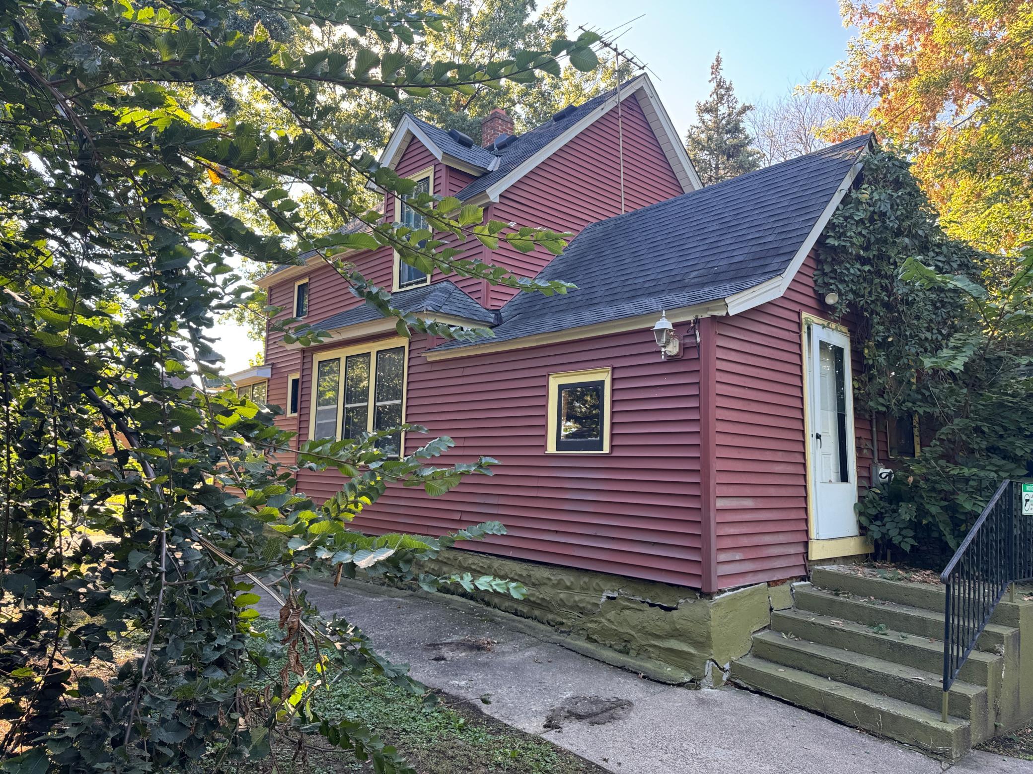 main property photo 28