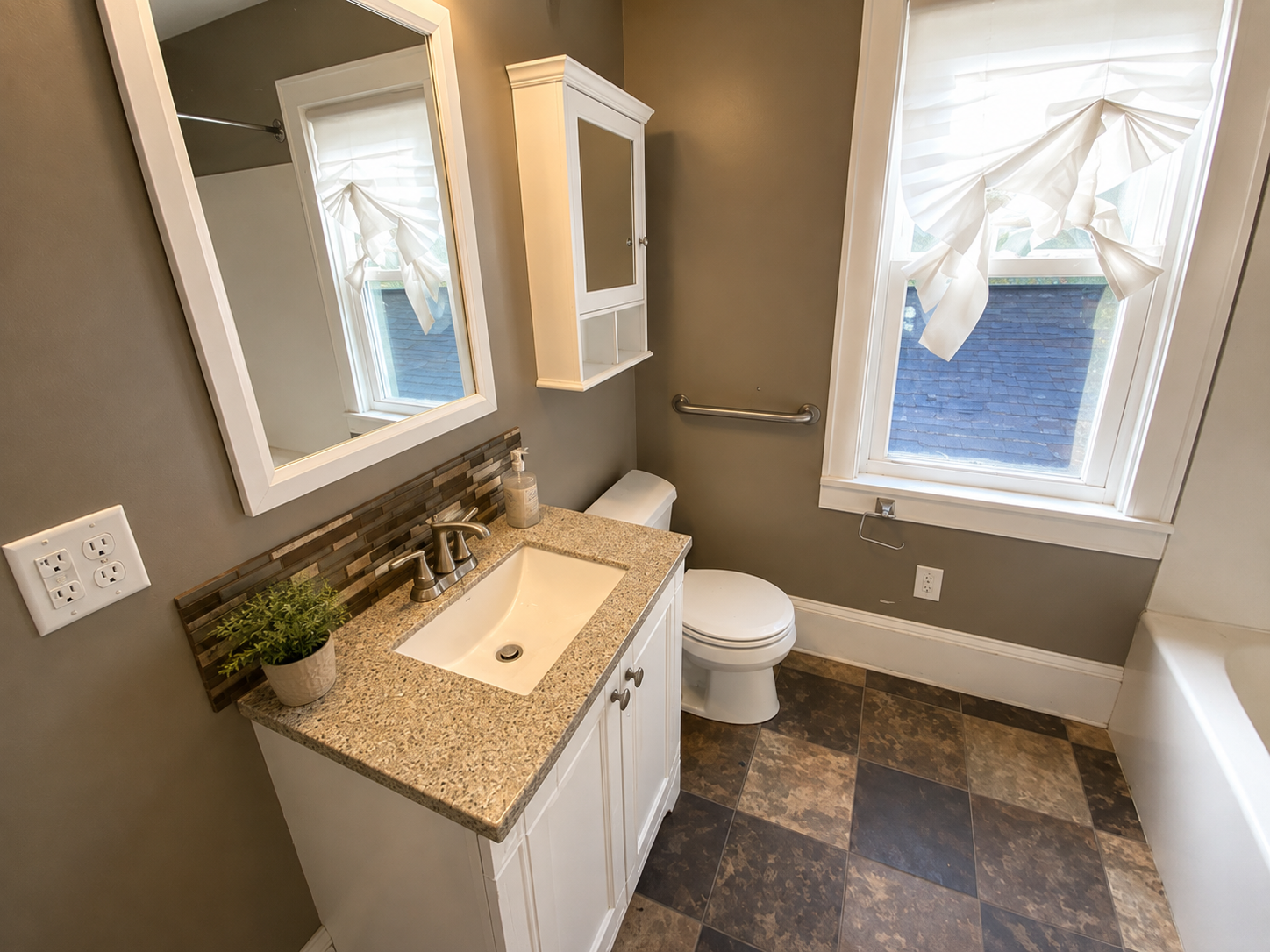 main property photo 8