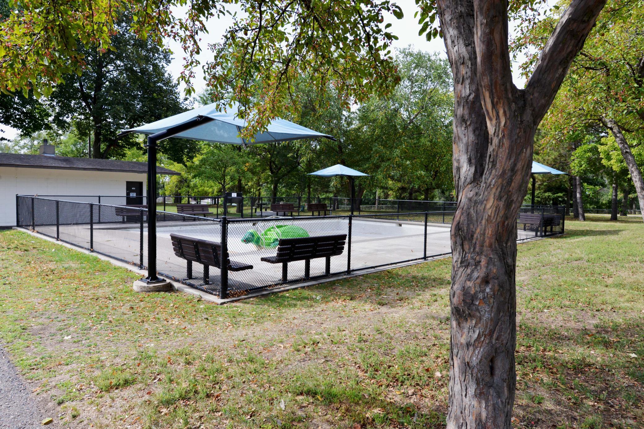 main property photo 40