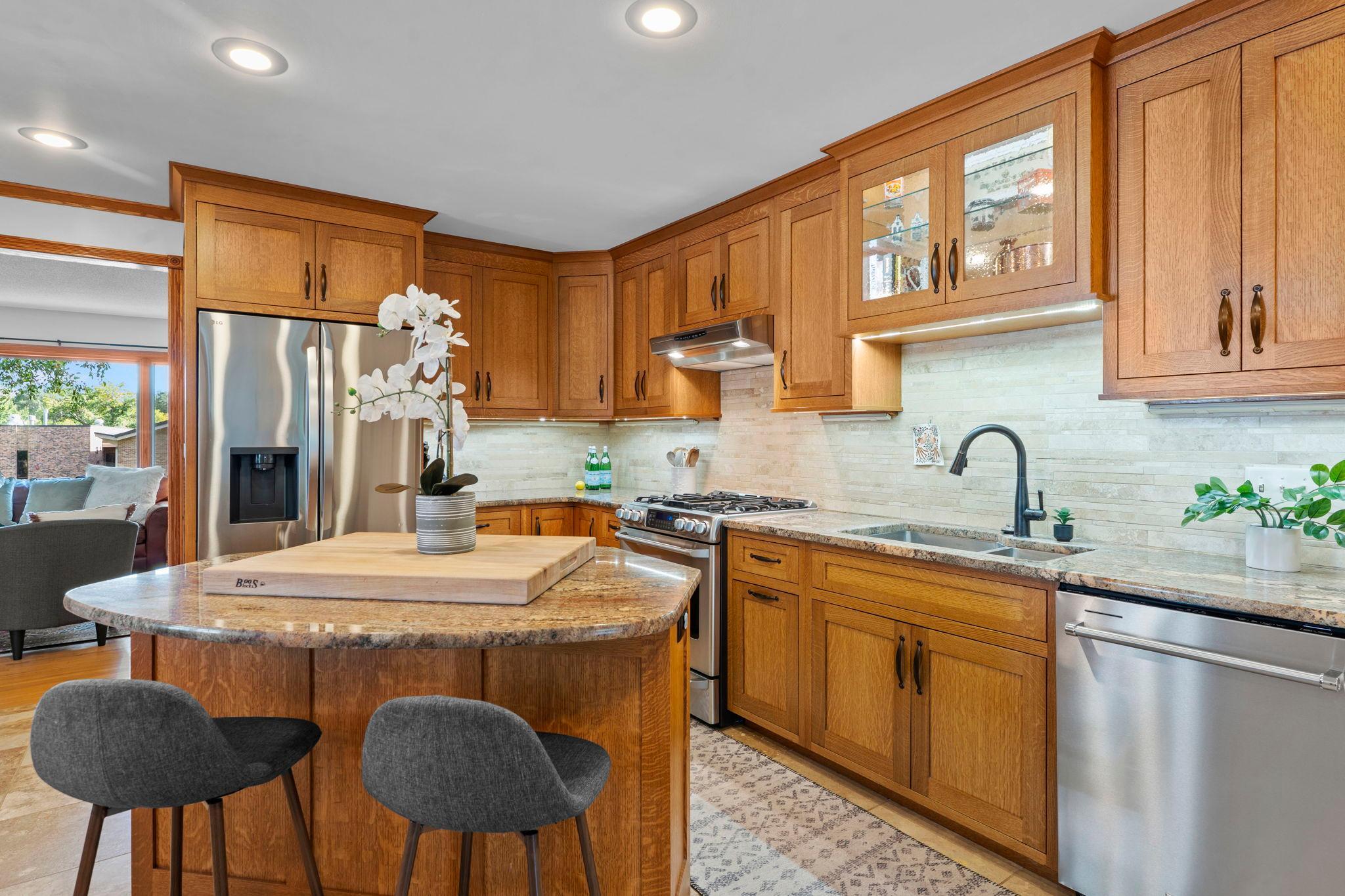 main property photo 13